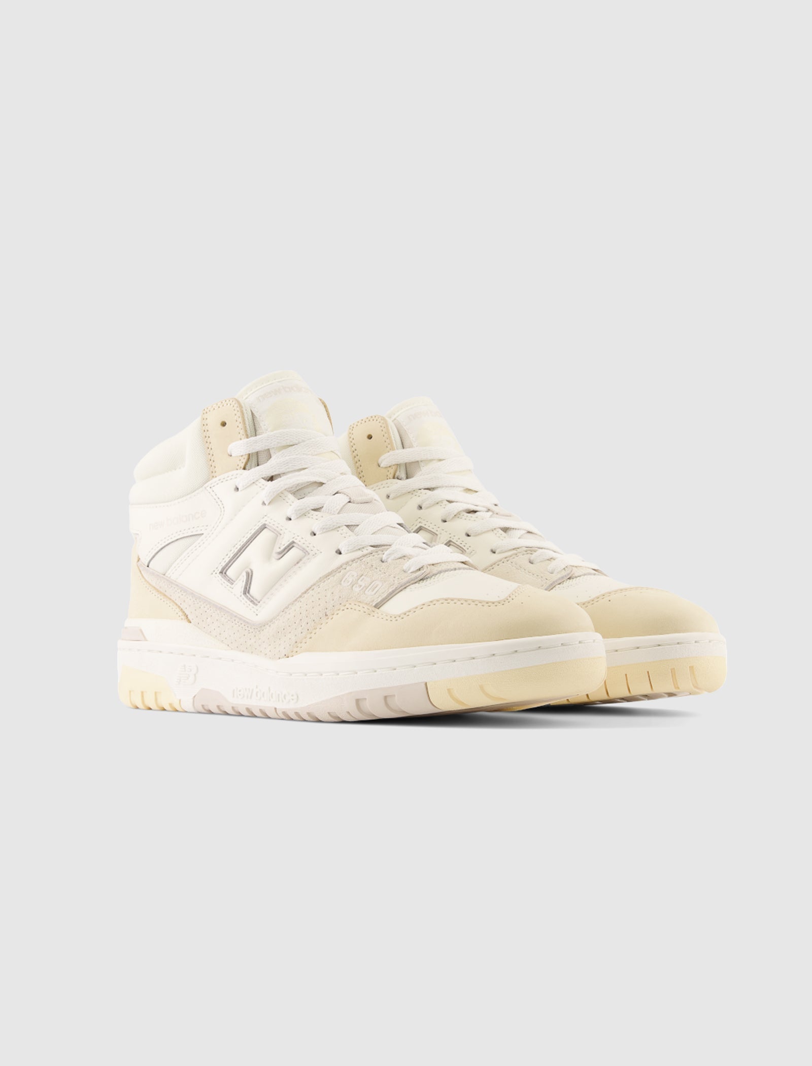 Оригінальна 650r Beige New balance – вид ззаду