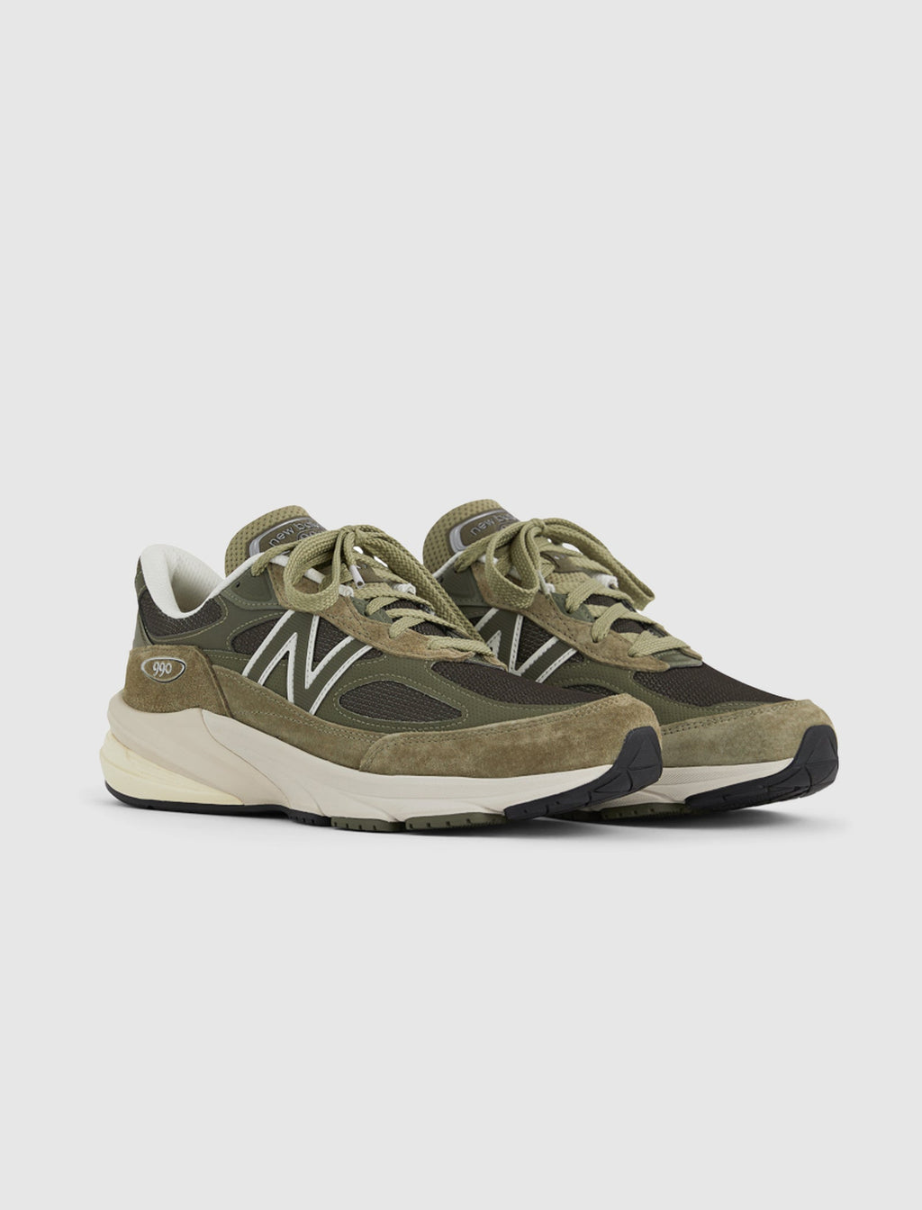 Оригінальна 990 V6 True Camo New balance – вид ззаду