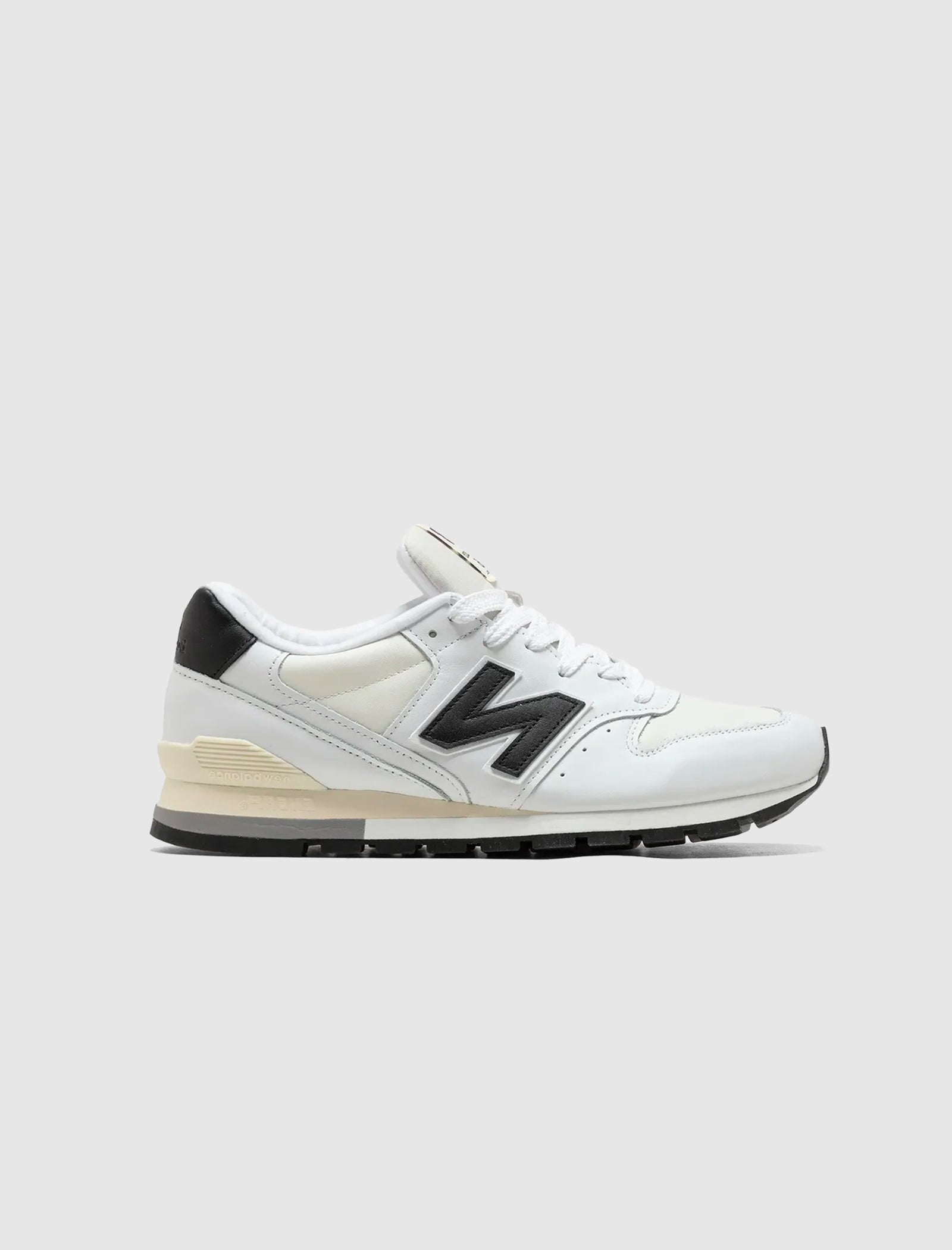 Оригінальна 996 Made In Usa White New balance – боковий вид