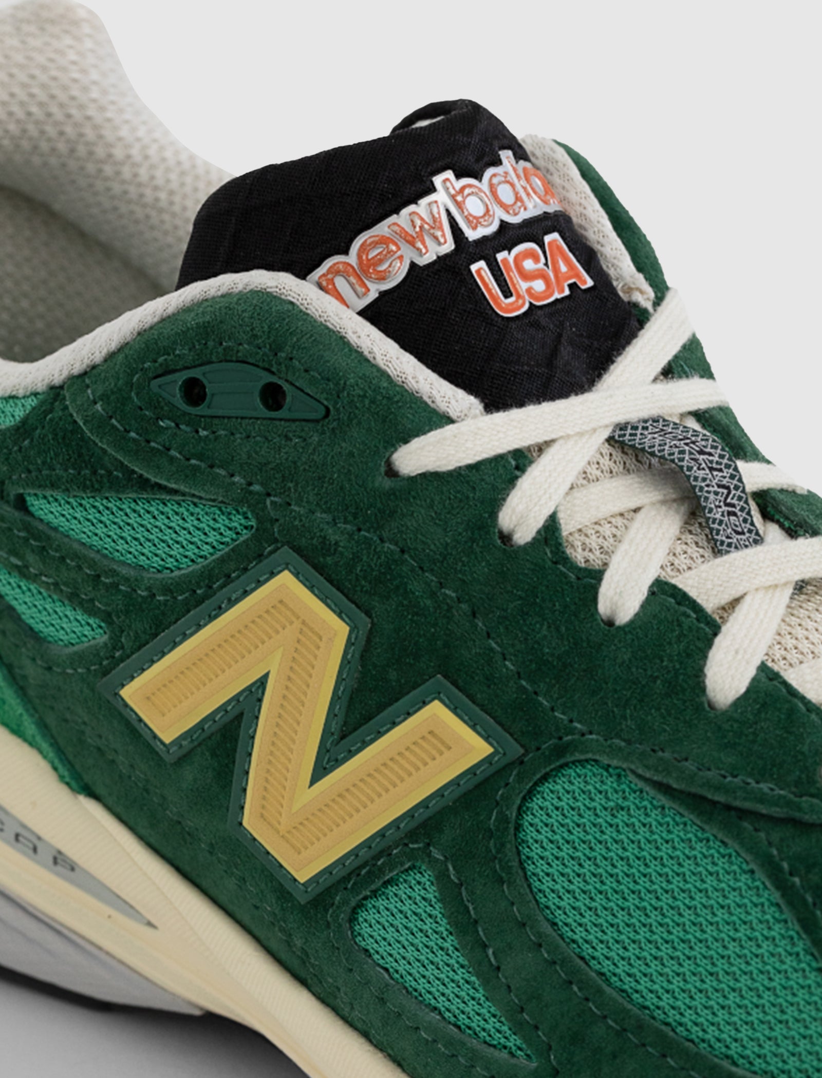 Оригінальна 990 V3 Made In Usa Green New balance – вид ззаду