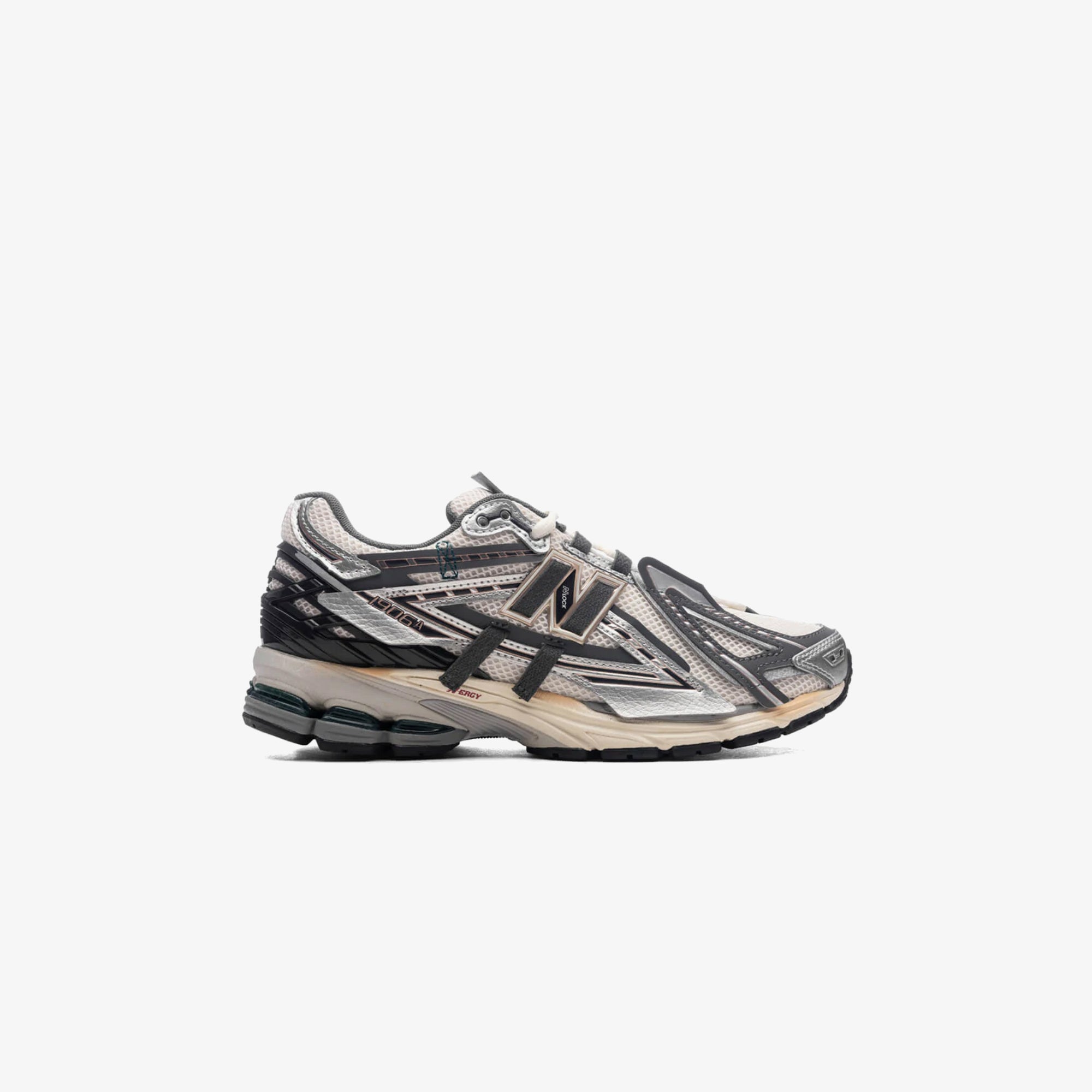 Оригінальна 1906a Silver Metallic New balance – боковий вид