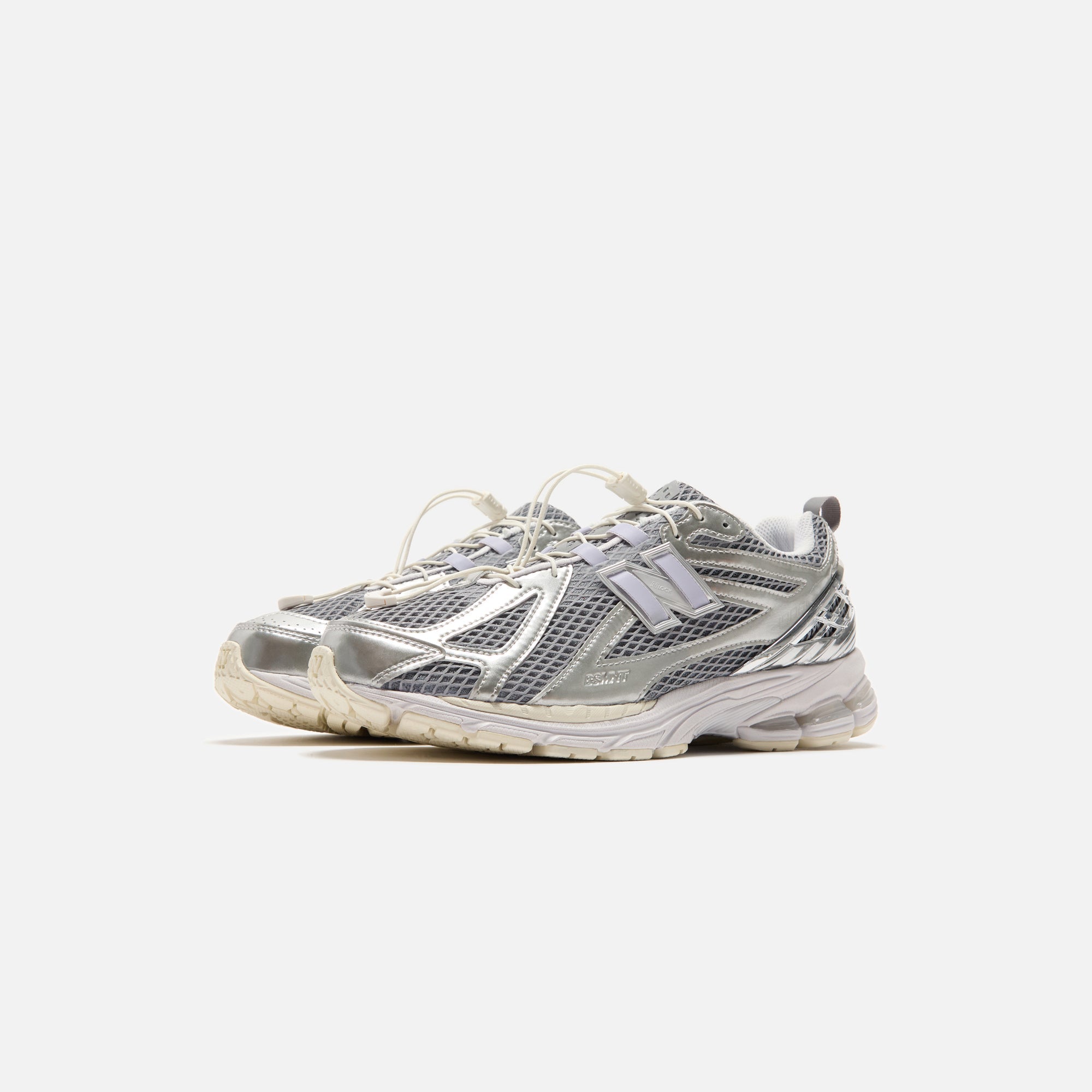 Оригінальна X The Basement 1906r Silver New balance – вид ззаду