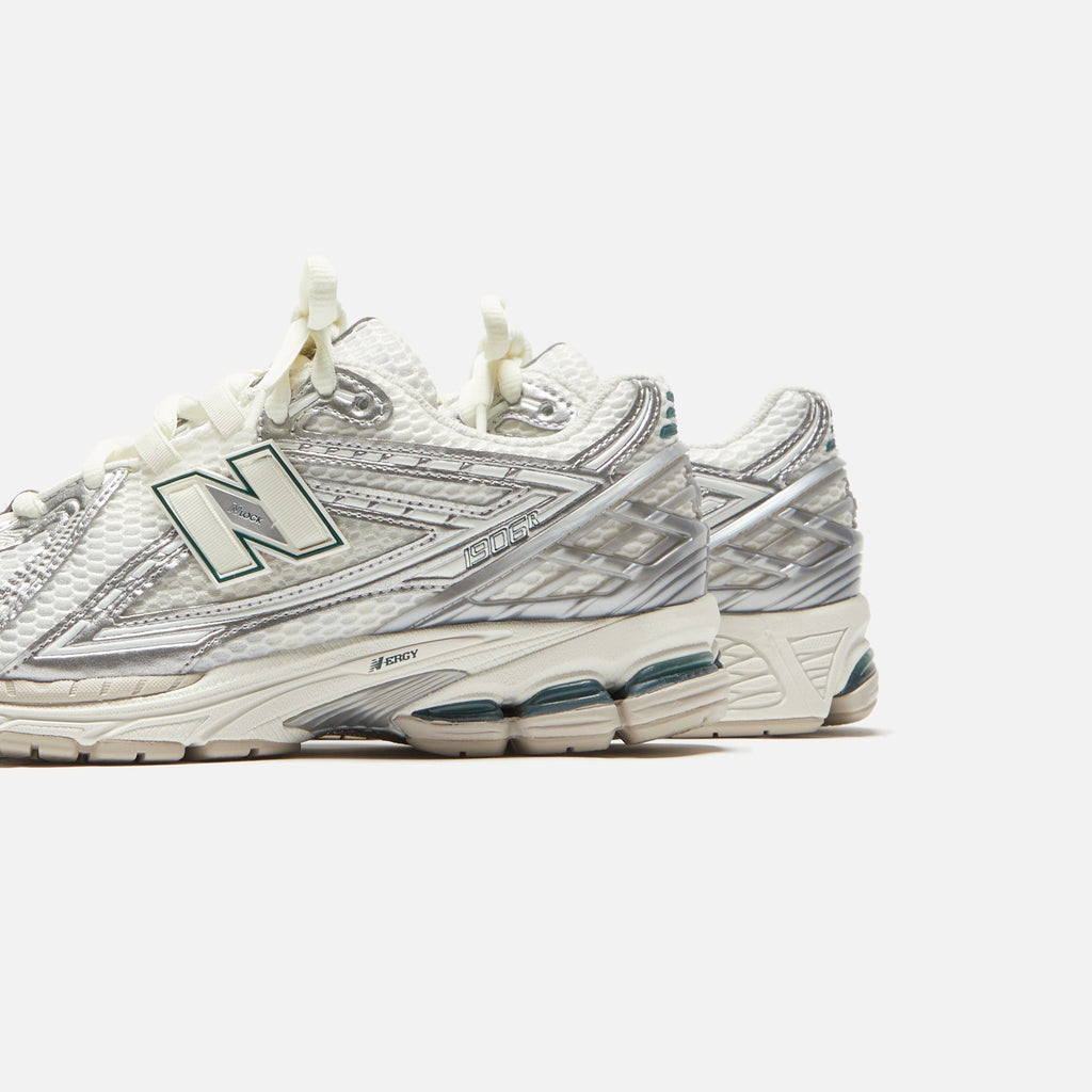 1906r Silver Metallic New balance – Гарантія оригінальності – детальний вид