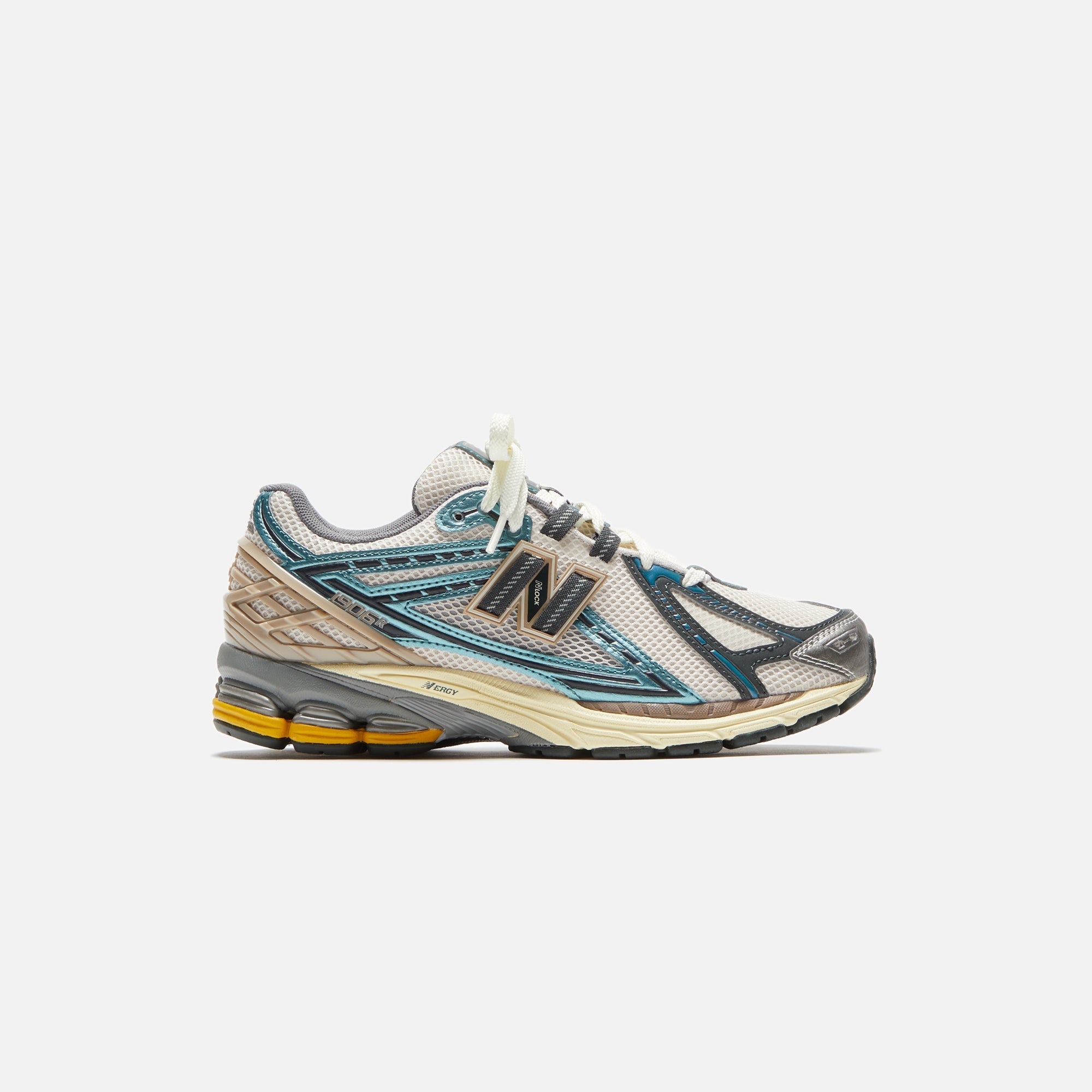 Оригінальна 1906r New Spruce New balance – боковий вид