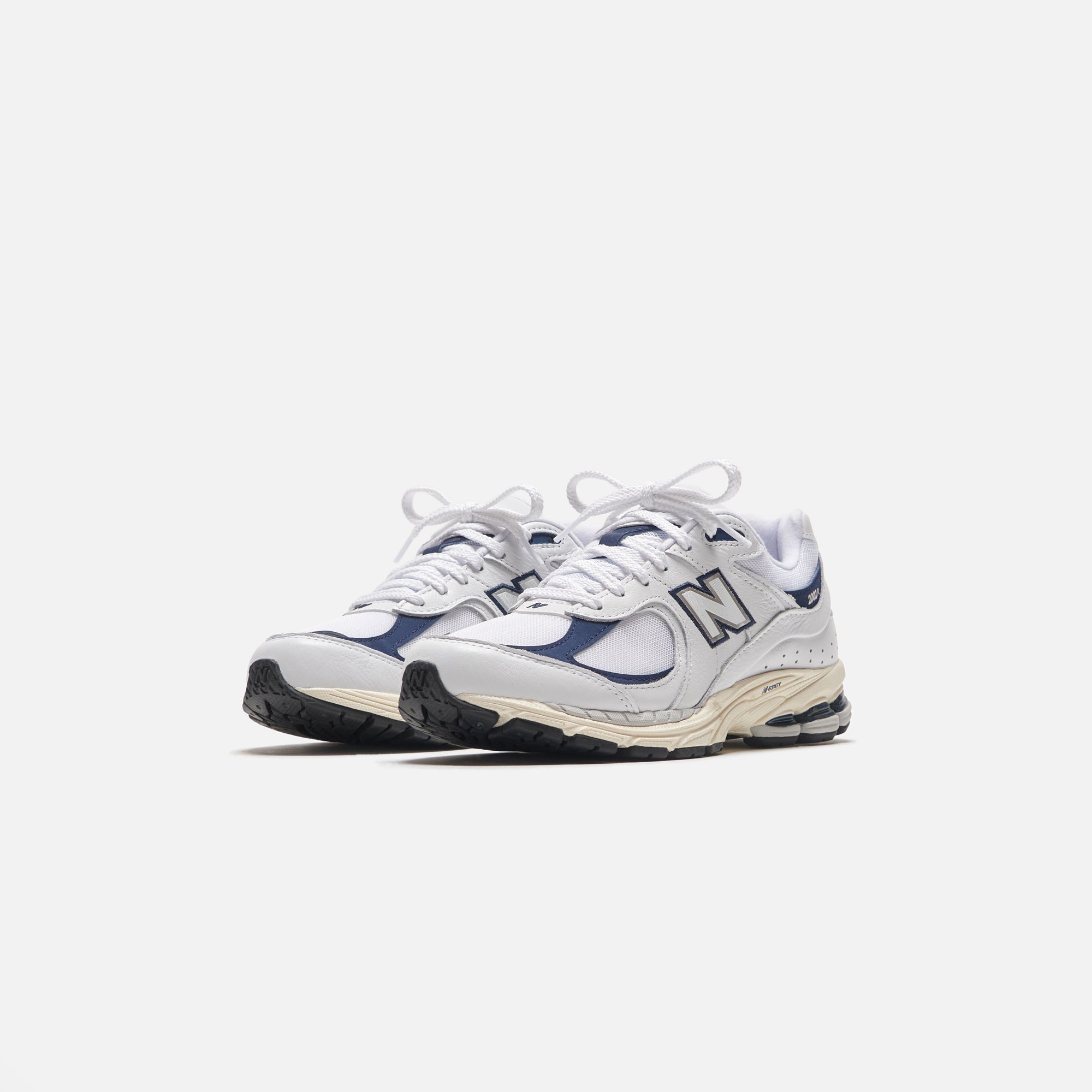 2002r White New balance оригінал – Купити в Україні – вид ззаду