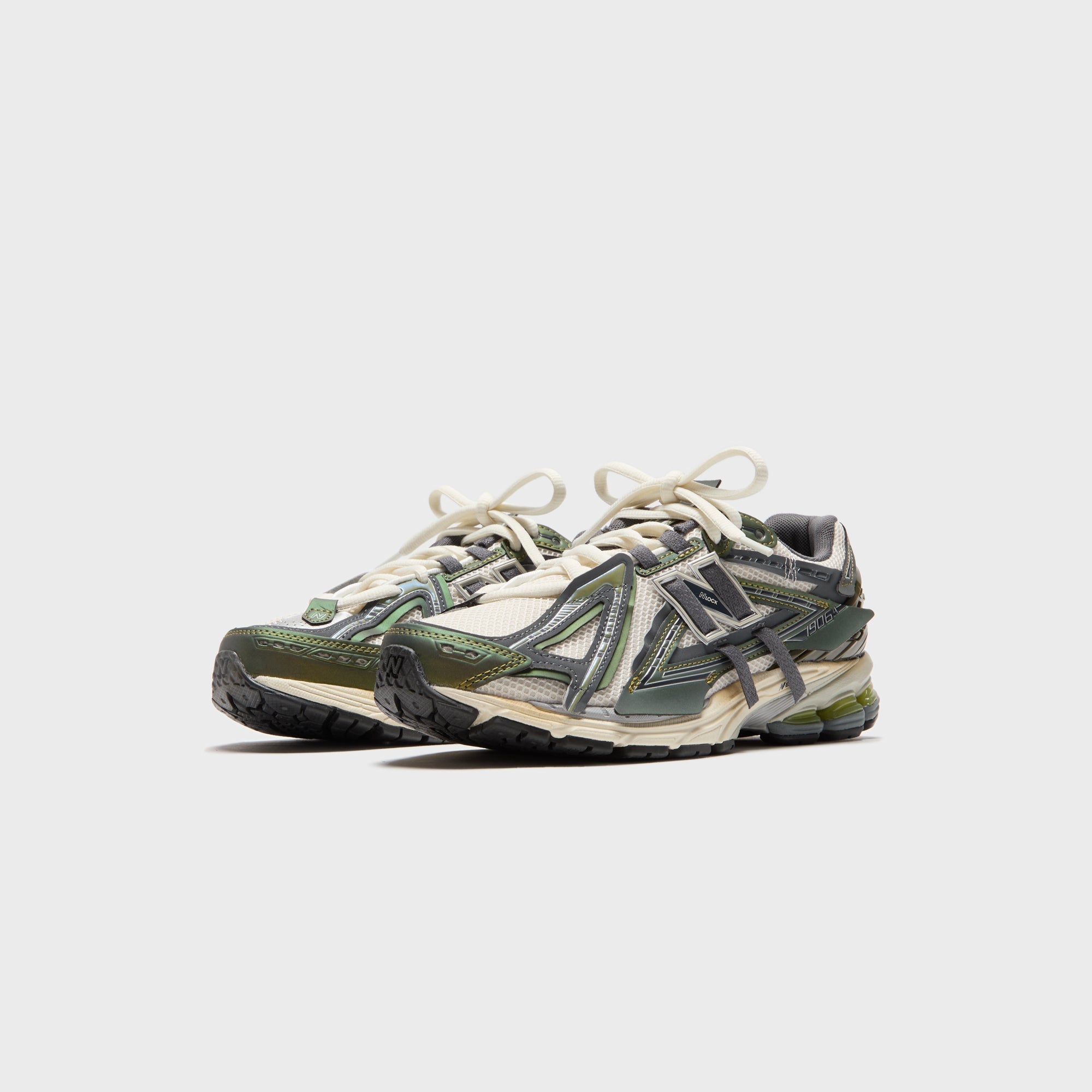 Оригінальна 1906a Olive Juice New balance – вид ззаду