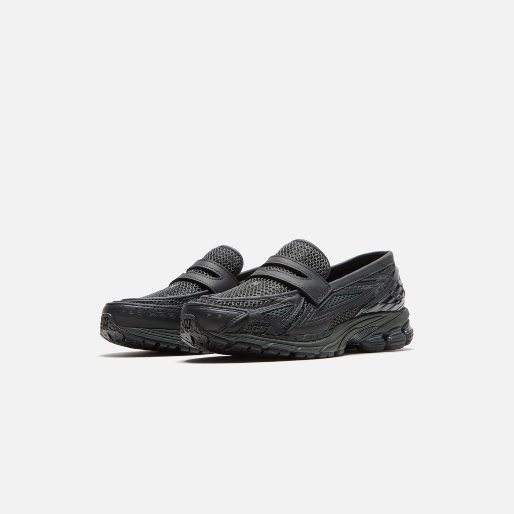 1906l Black New balance оригінал – Купити в Україні – вид ззаду