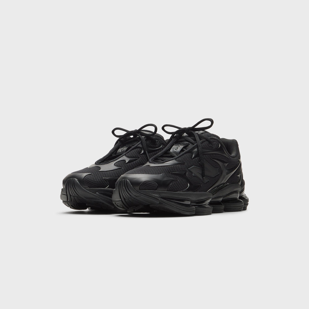 Оригінальна Abzorb 2000 Black Metallic New balance – вид ззаду