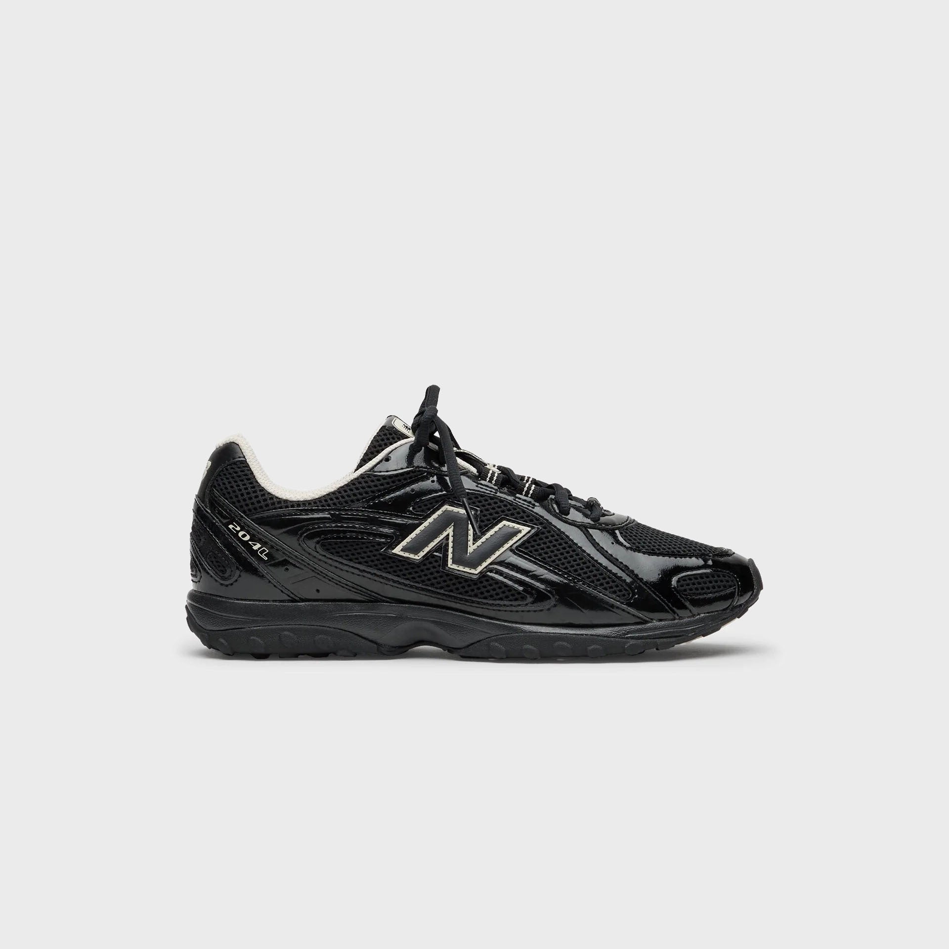 Оригінальна 204l Black New balance – боковий вид