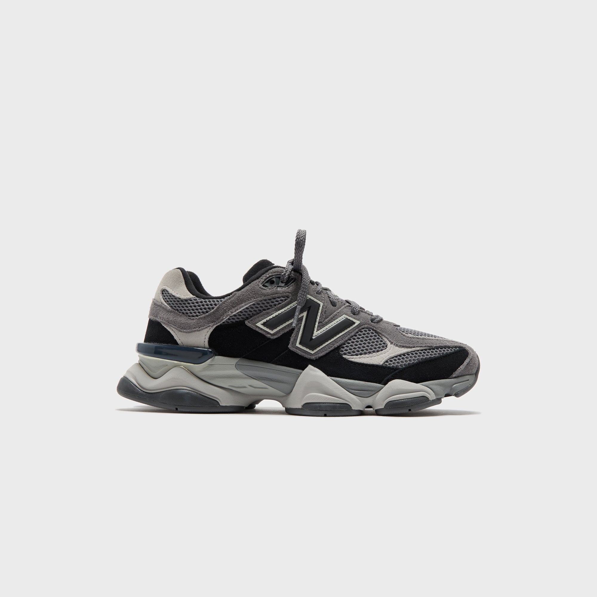 Оригінальна 9060 Black New balance – боковий вид