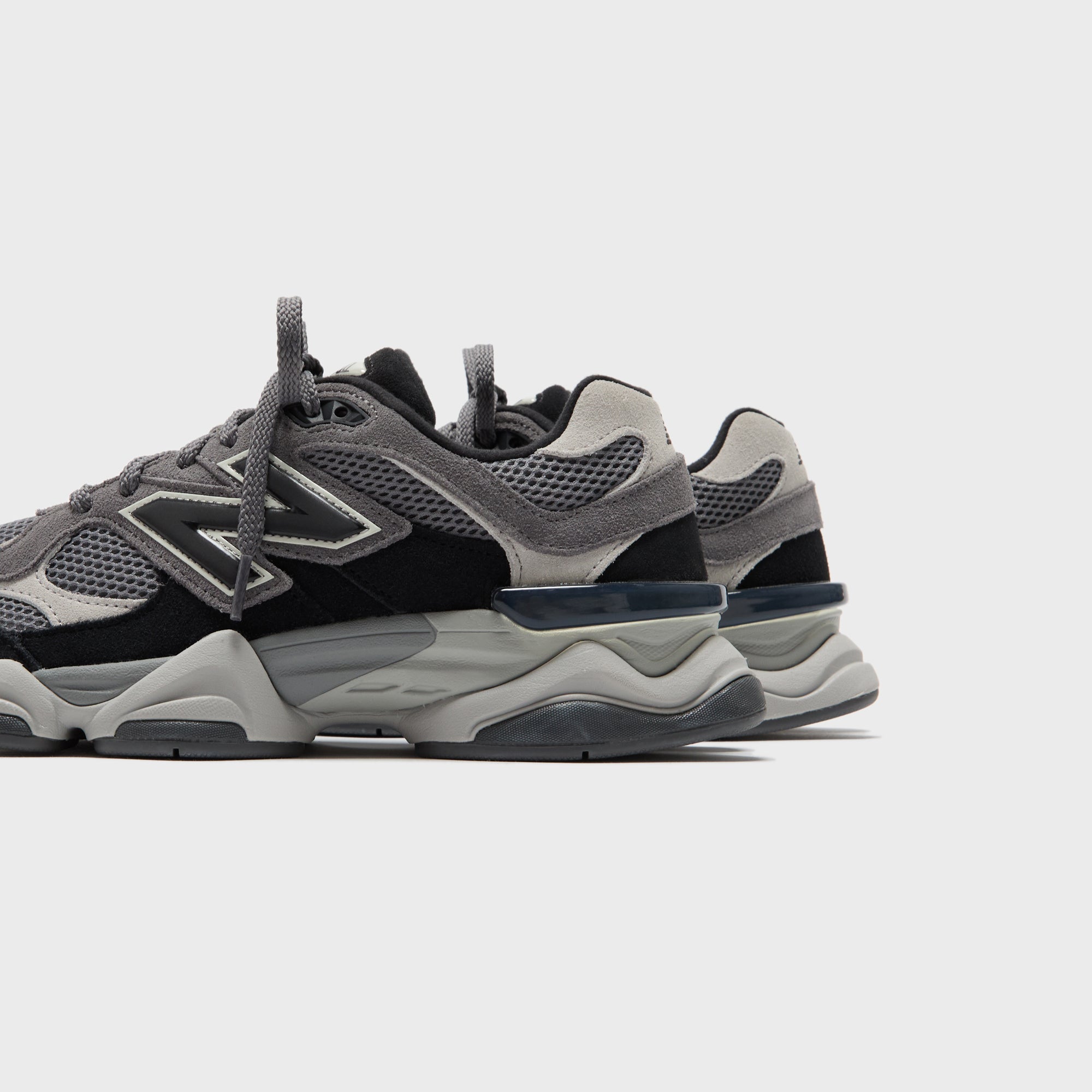 Оригінальна 9060 Black New balance – детальний вид