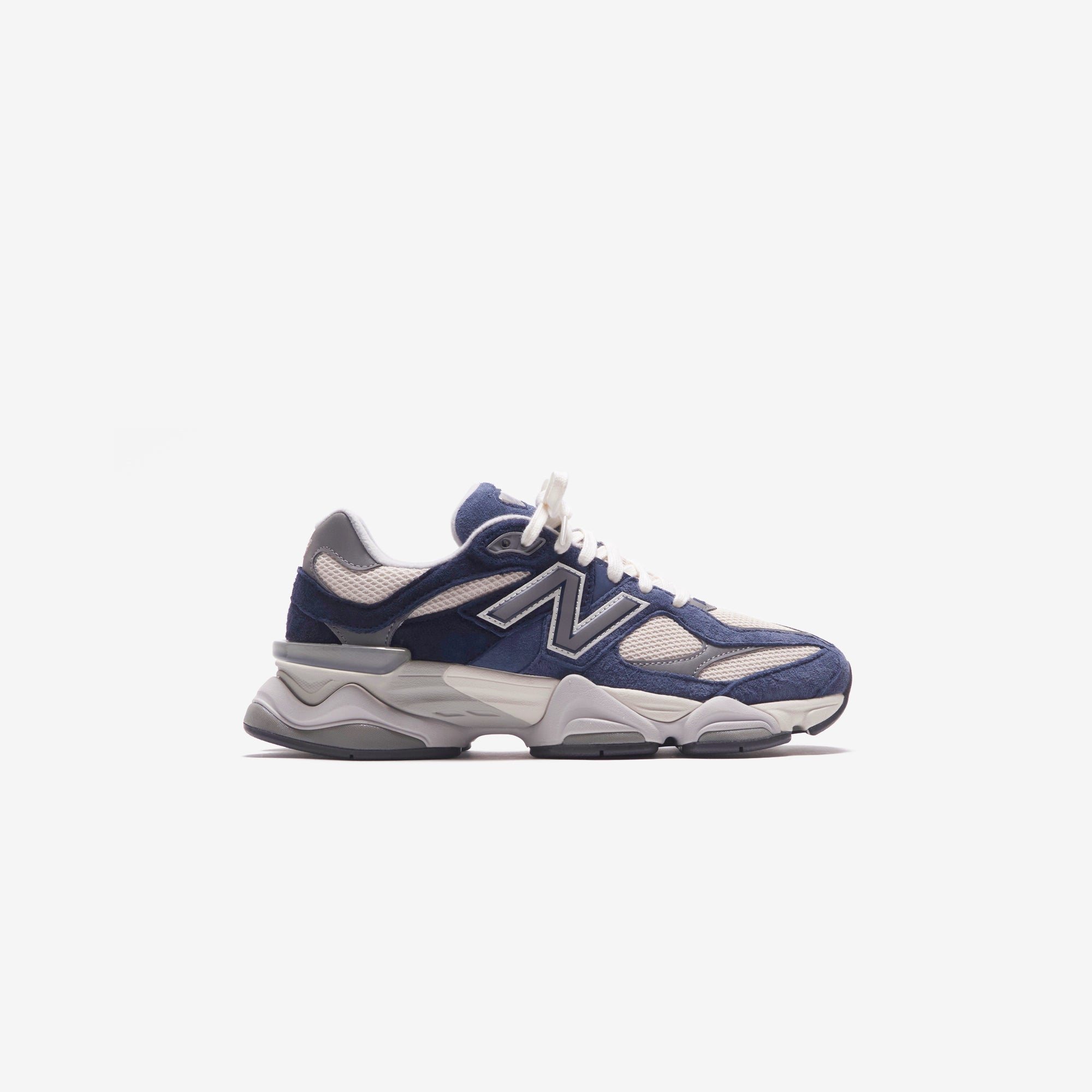 Оригінальна U9060v1 Natural Indigo New balance – боковий вид