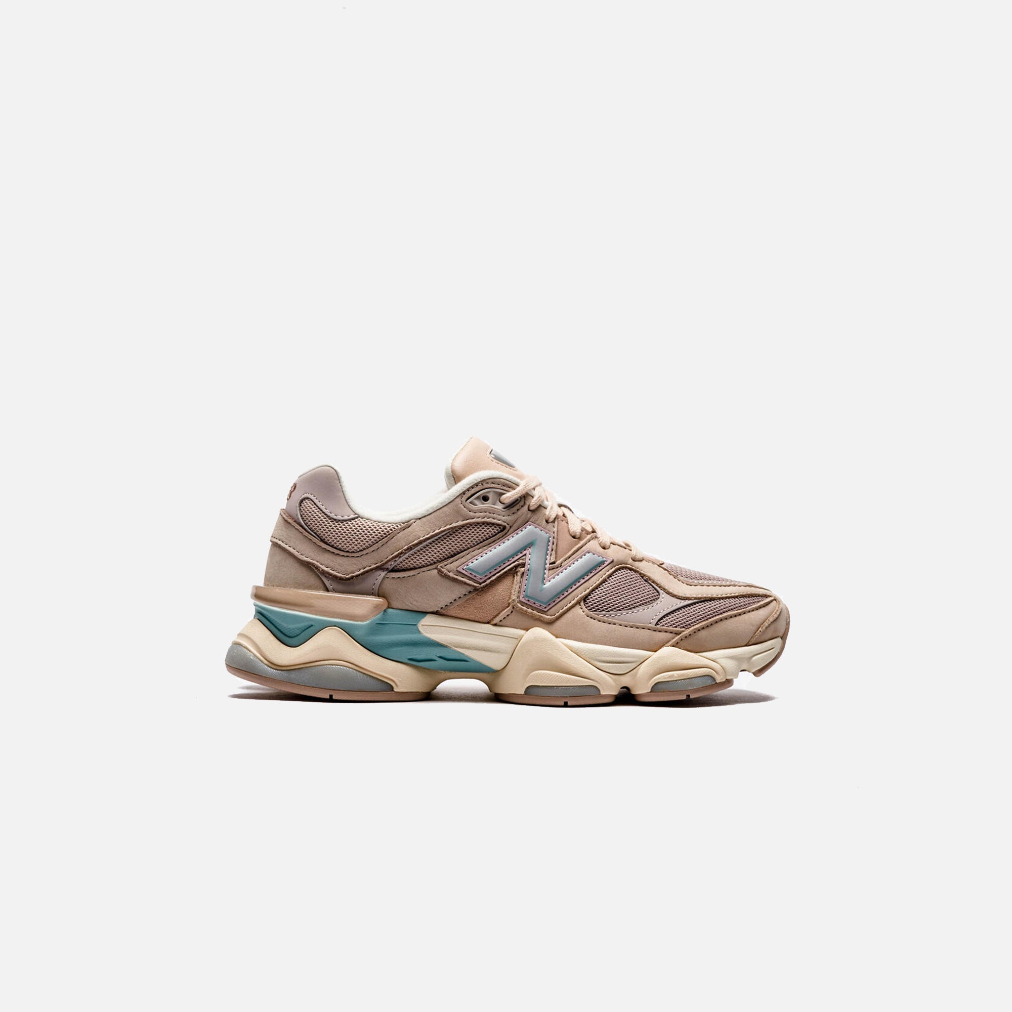 9060 Ivory Cream New balance оригінал – Купити в Україні – боковий вид