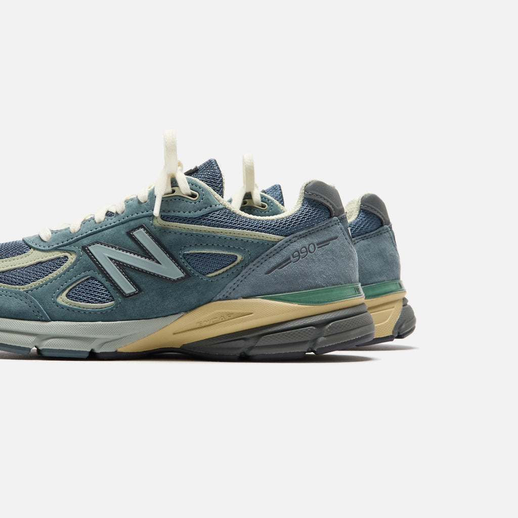 Оригінальна Made In Usa 990v4 Dusty Blue New balance – детальний вид