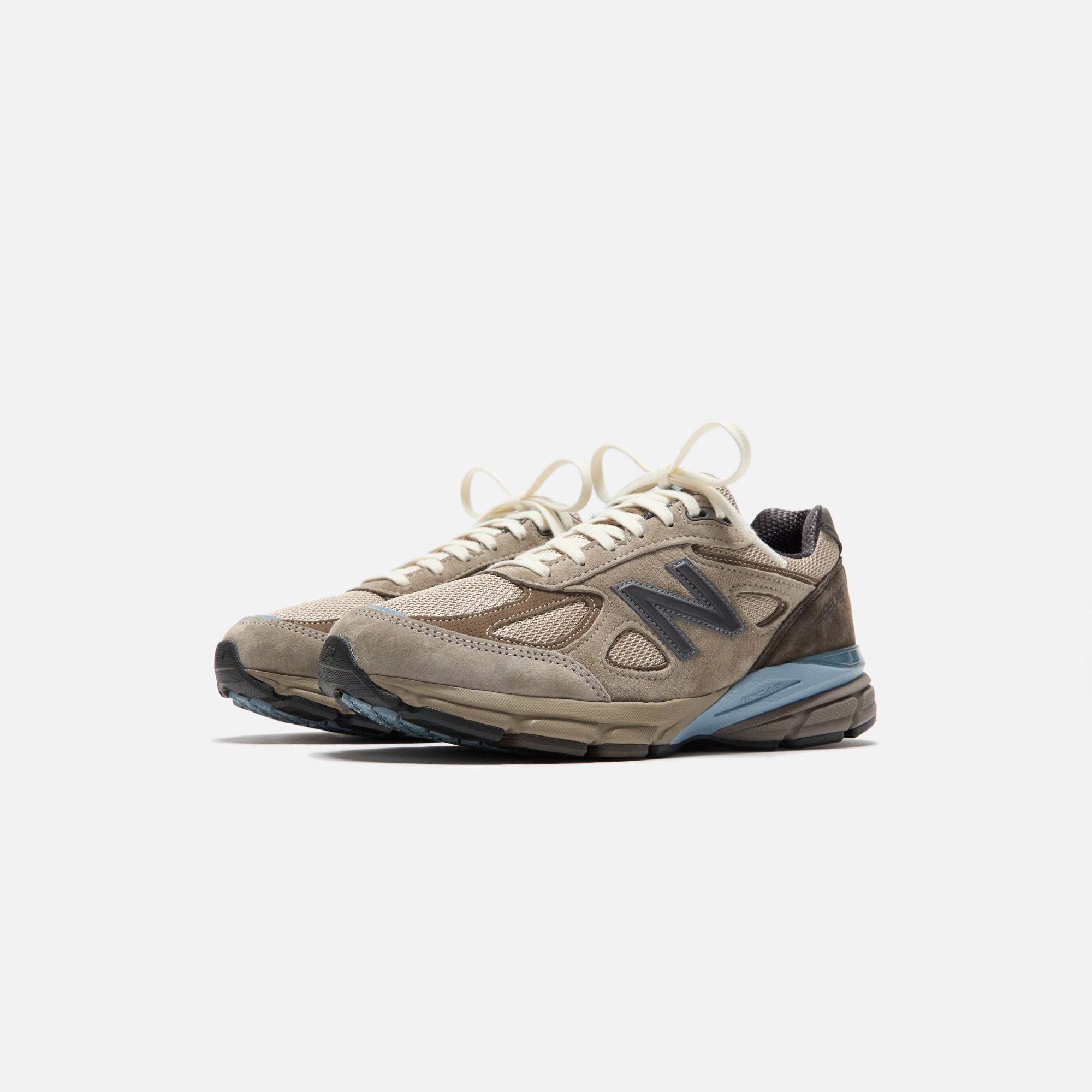 Оригінальна Made In Usa 990v4 Taupe New balance – вид ззаду