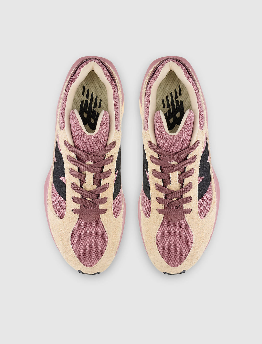 Wrpd Runner Licorice New balance оригінал – Купити в Україні – вид ззаду