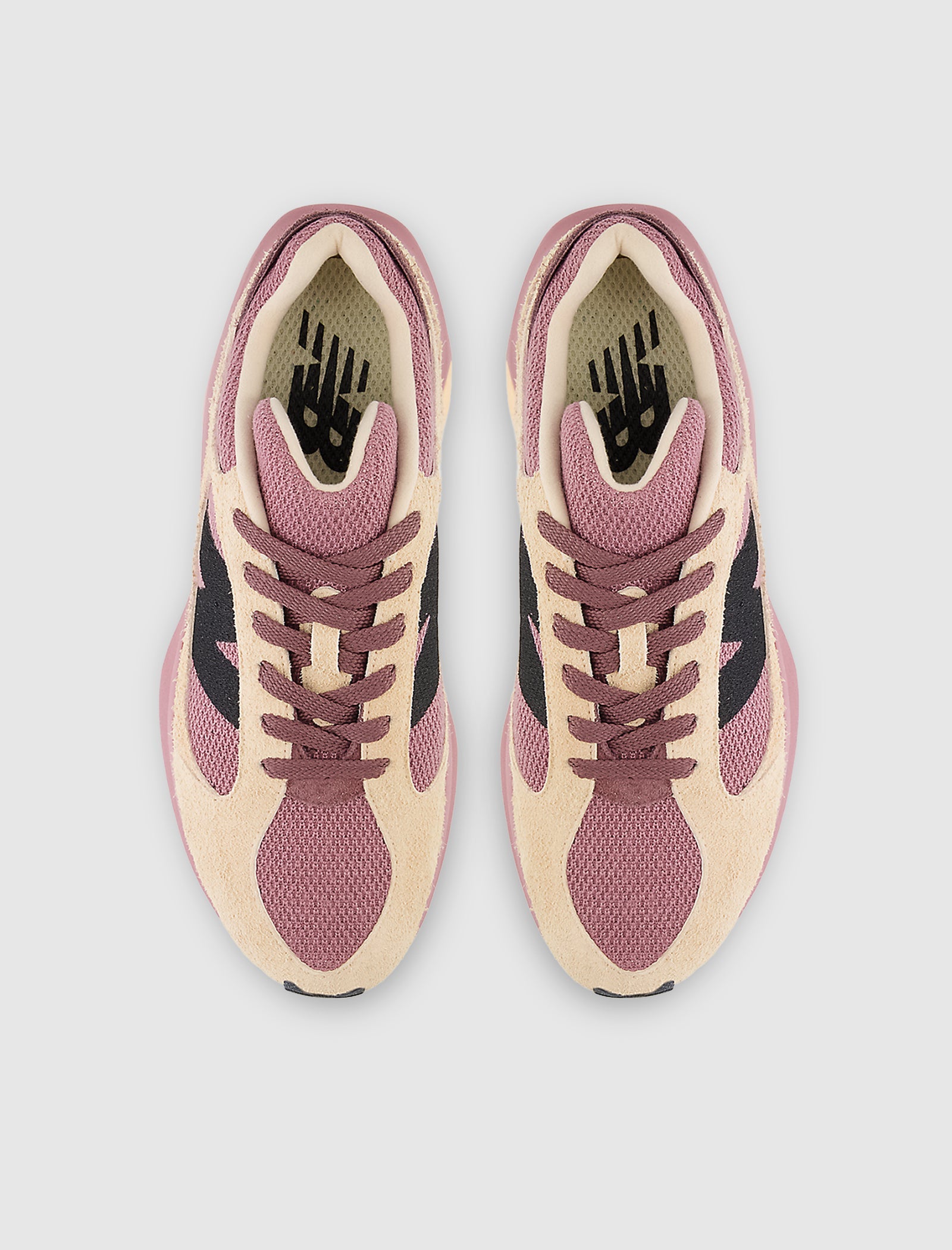 Wrpd Runner Licorice New balance оригінал – Купити в Україні – вид ззаду