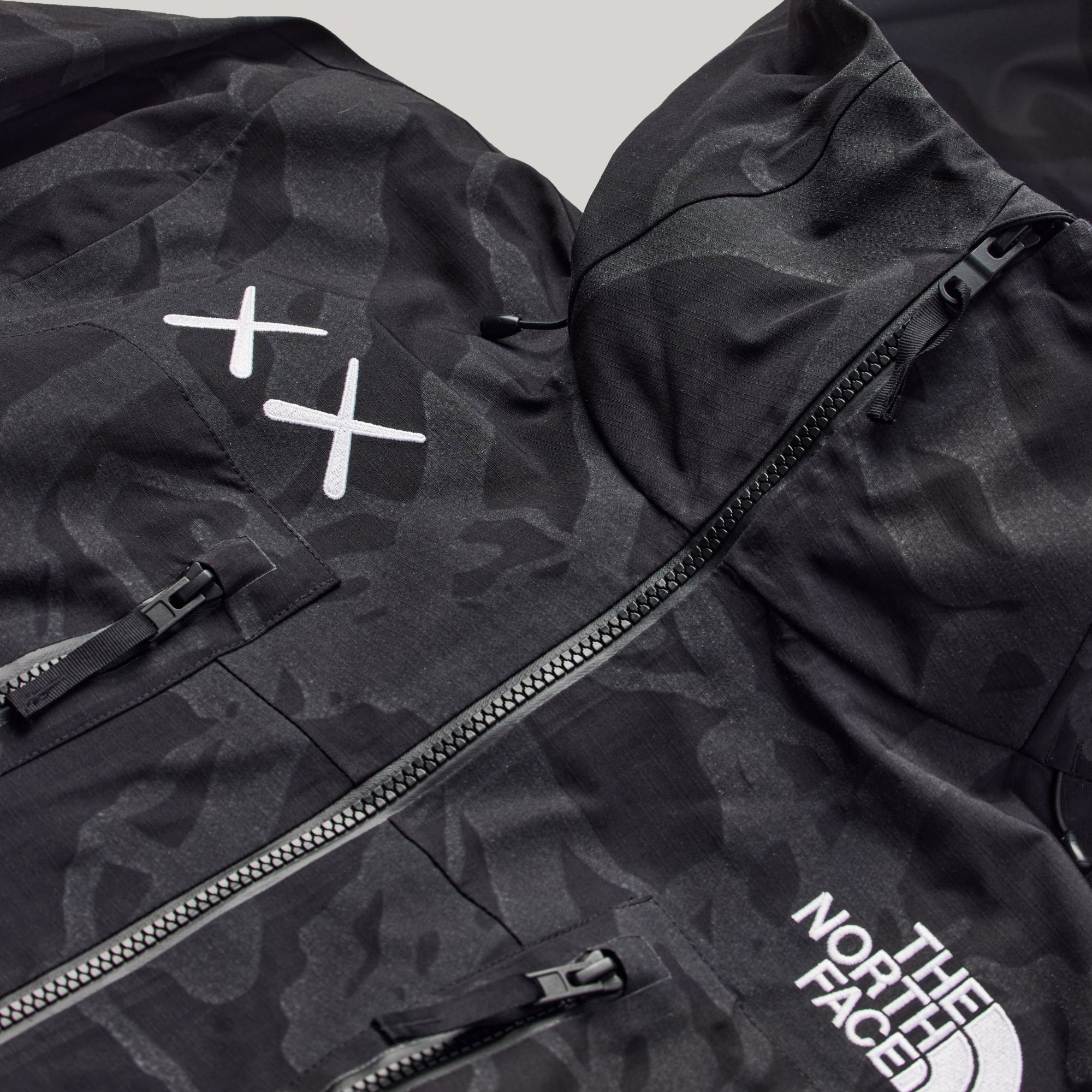 XX Kaws Mens Freeride Jacket Black Dragline Printe The north face – Гарантія оригінальності – збільшений вид