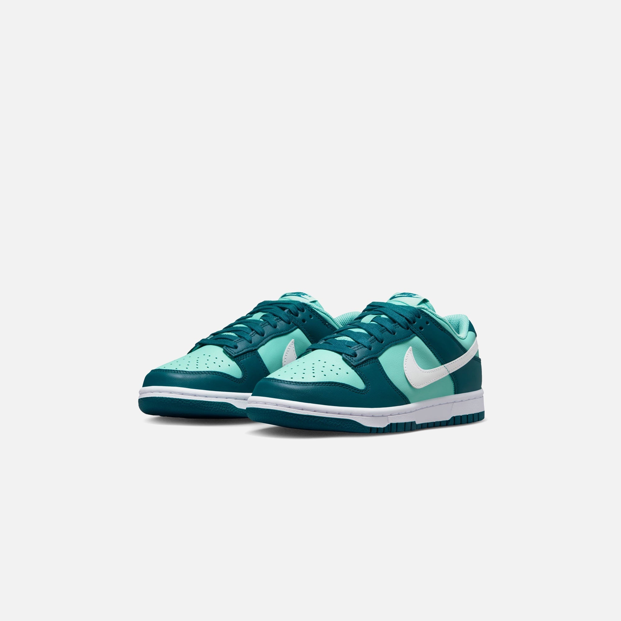 Оригінальна Wmns Dunk Low Geode Teal Nike – вид ззаду