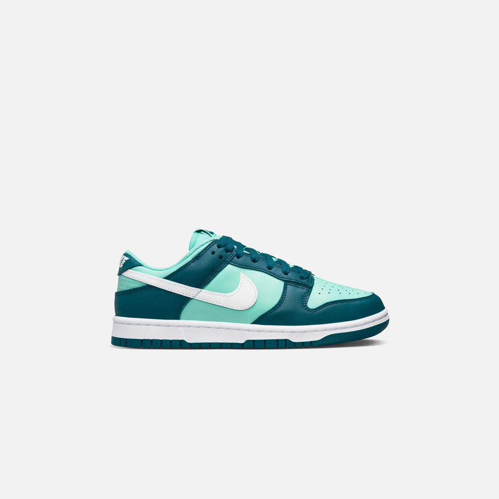 Оригінальна Wmns Dunk Low Geode Teal Nike – боковий вид