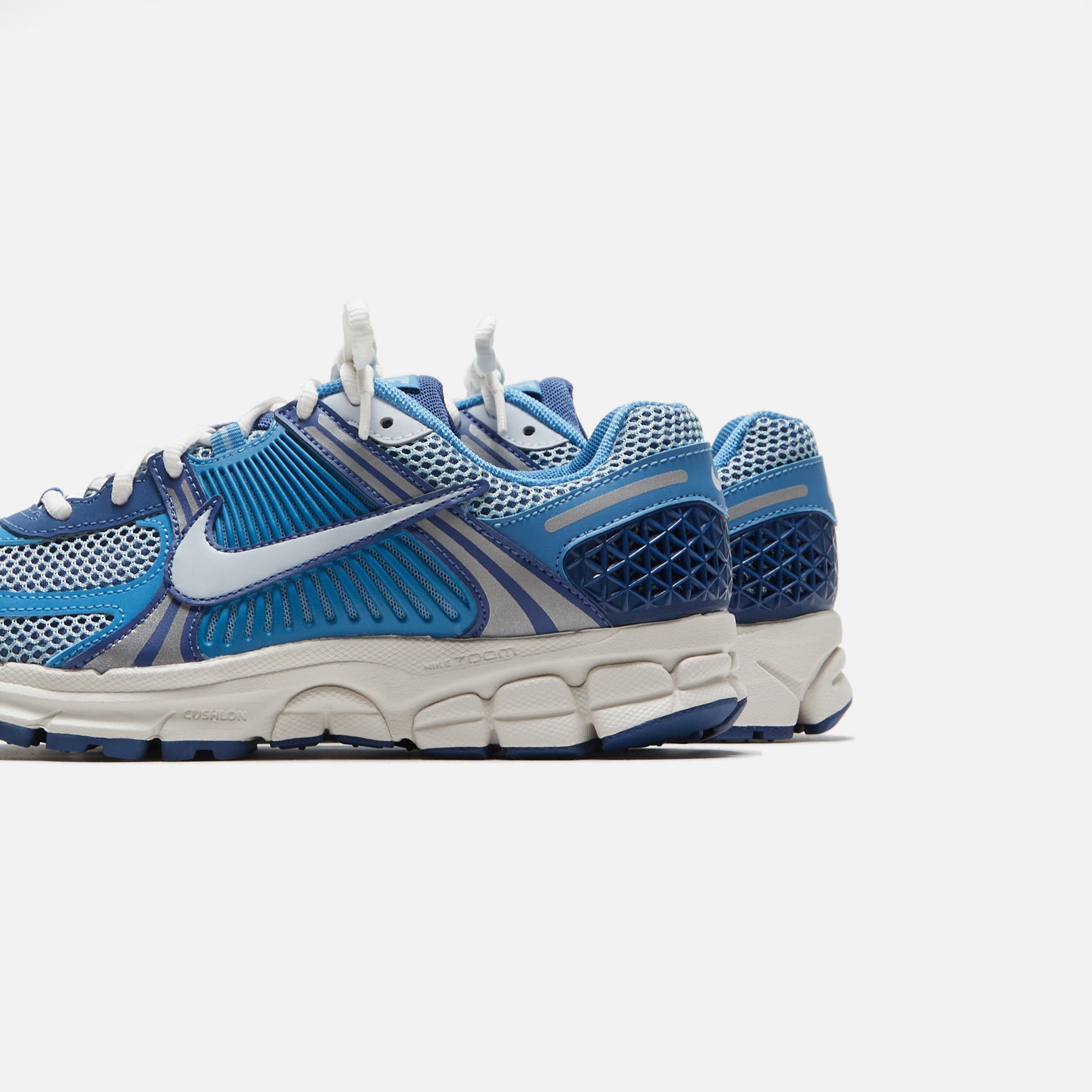 Оригінальна Zoom Vomero 5 Worn Blue Nike – детальний вид