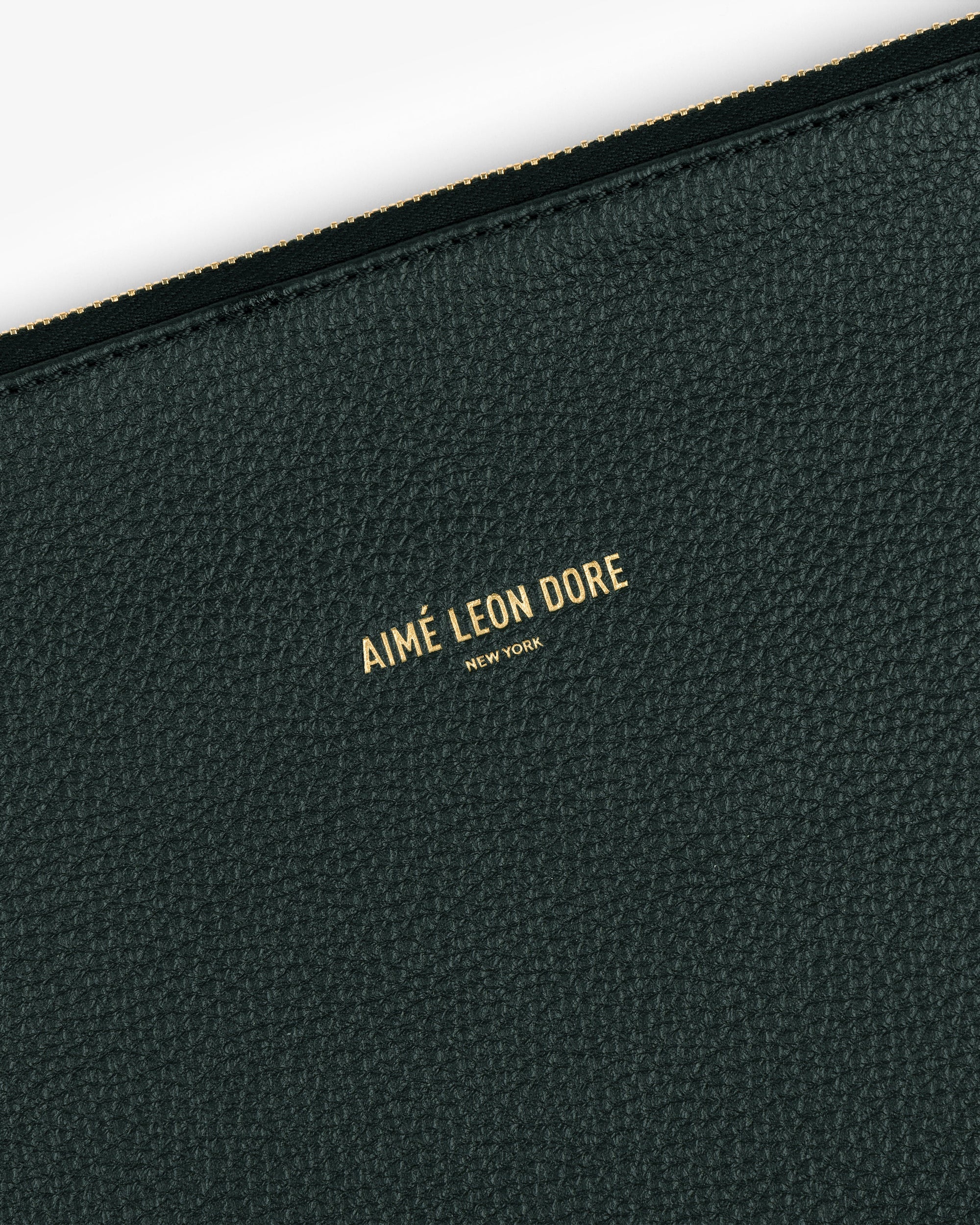Small Leather Pouch Aime leon dore – Гарантія оригінальності – детальний вид