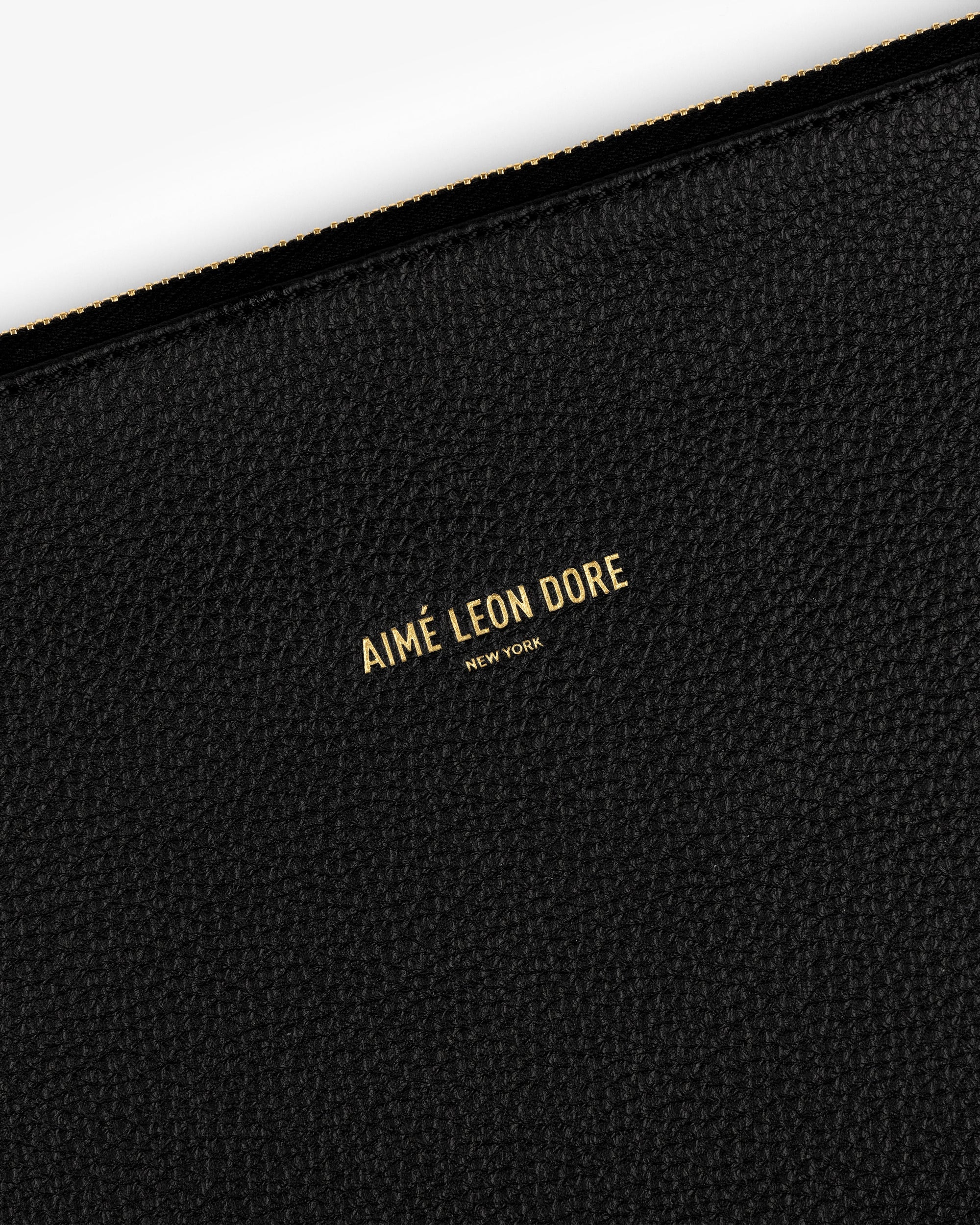 Small Leather Pouch Aime leon dore – Гарантія оригінальності – детальний вид