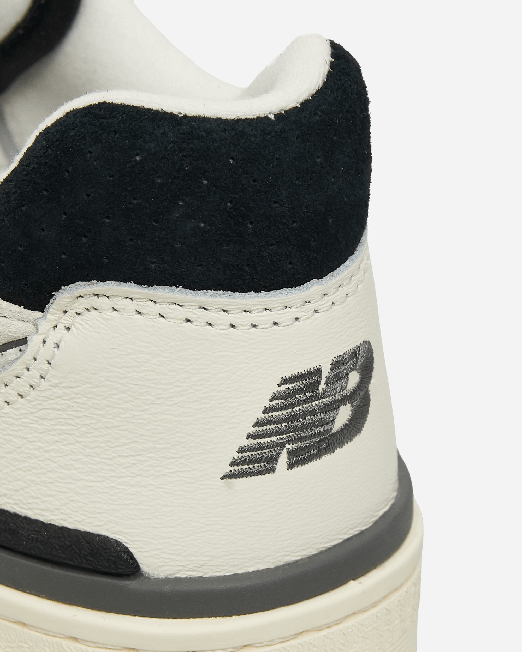 550 Sneakers Sea Salt / Black - NEW BALANCE