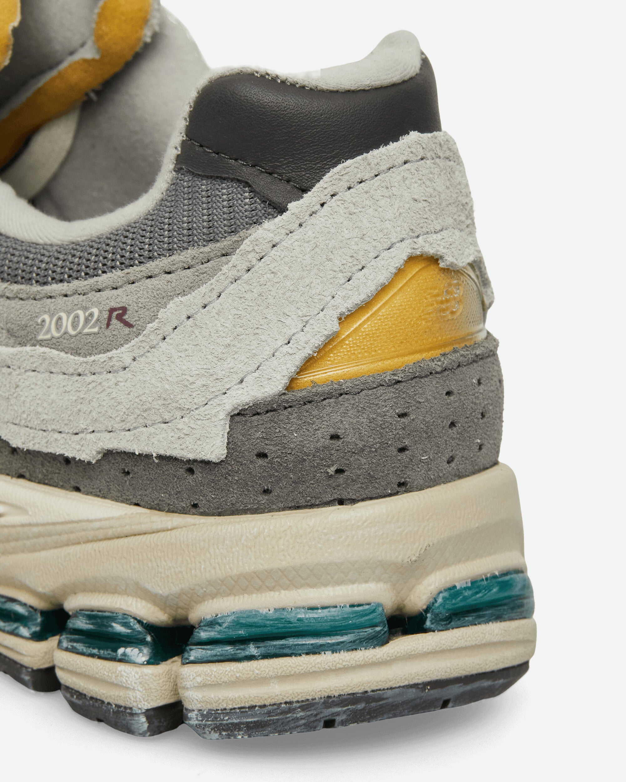 2002R 'Protection Pack' Sneakers Rain Cloud / Magnet - NEW BALANCE