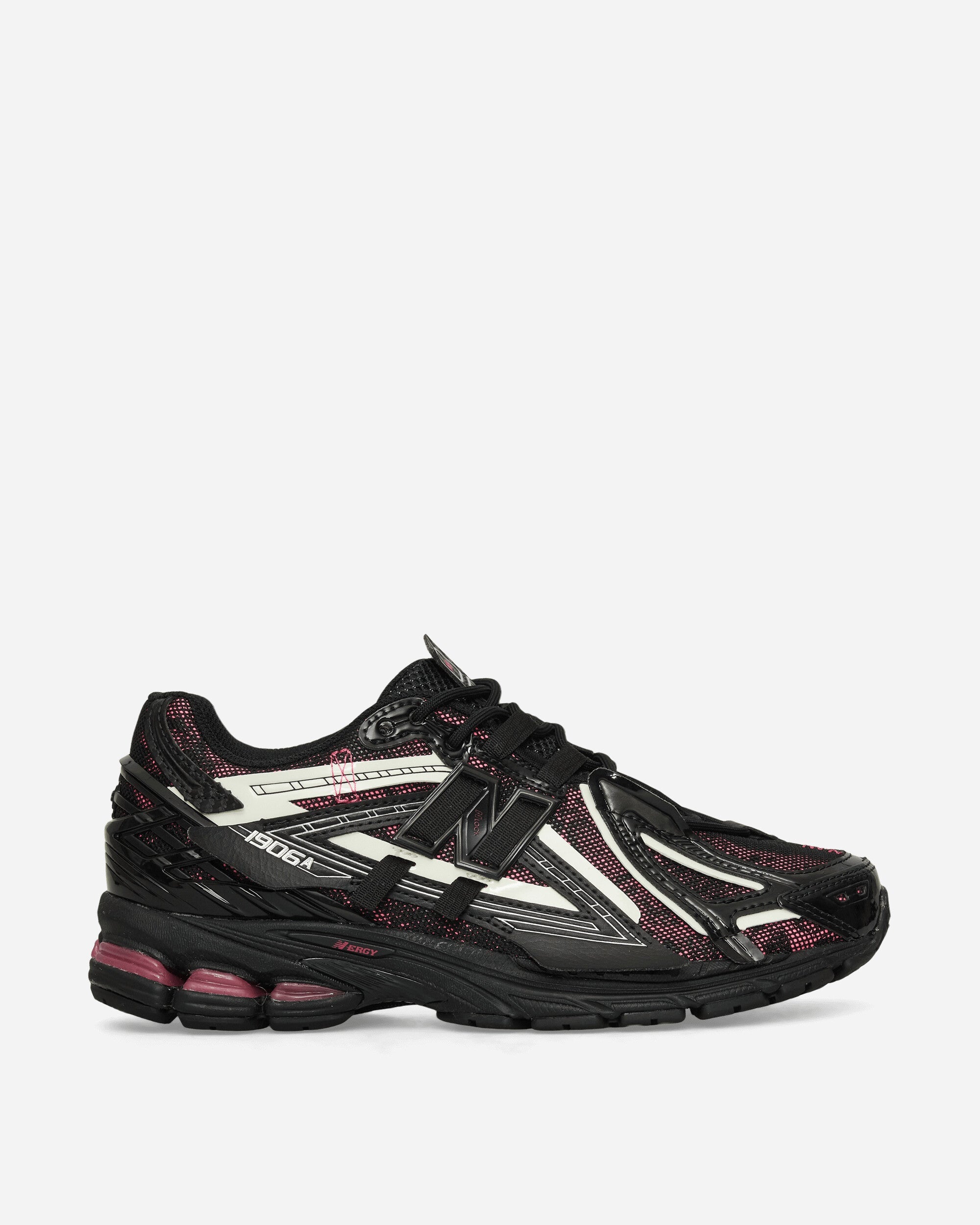 1906A Sneakers Black / Dragon Berry / White - NEW BALANCE