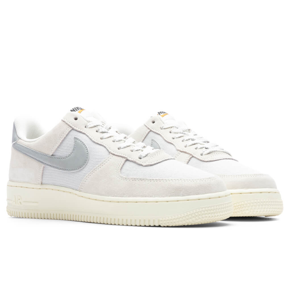 Оригінальна Air Force 1 07 Lv8 Nike – вид ззаду