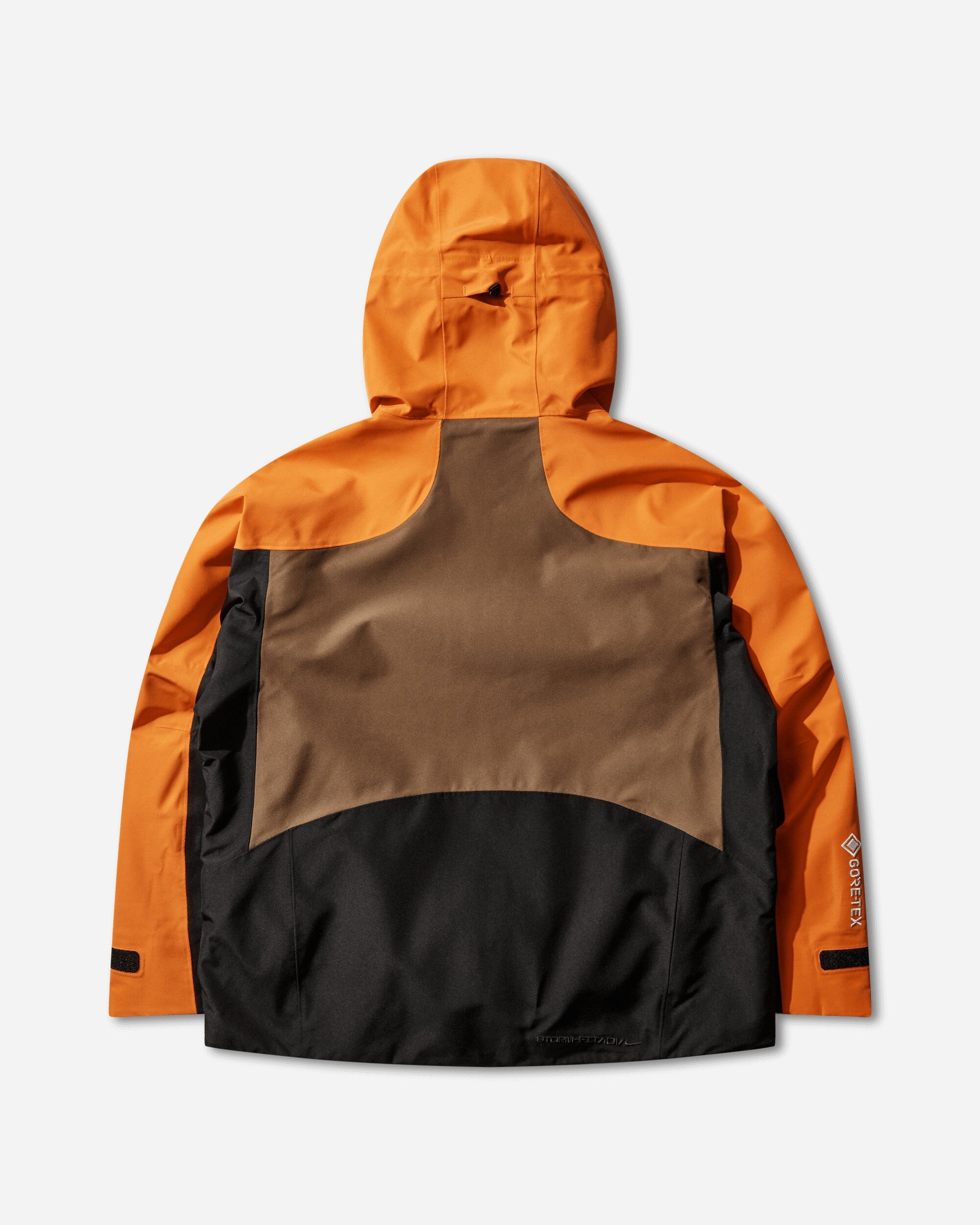 Nike Outerwear оригінал | Швидка доставка Україна – вид ззаду