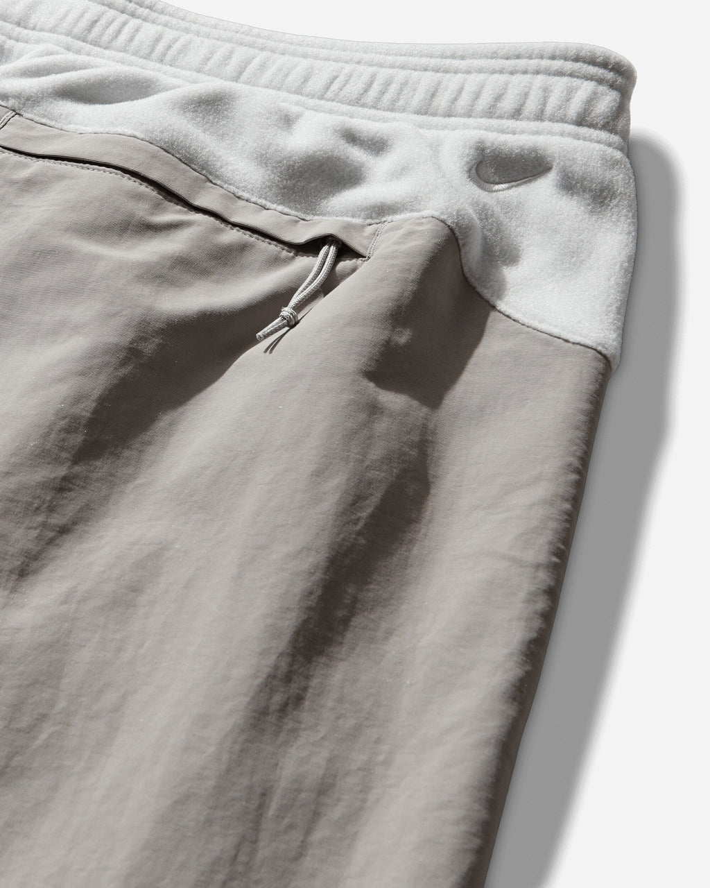 Оригінальна Mens Acg Wolf Tree Plus Fleece Pants Photon Dust Nike – детальний вид