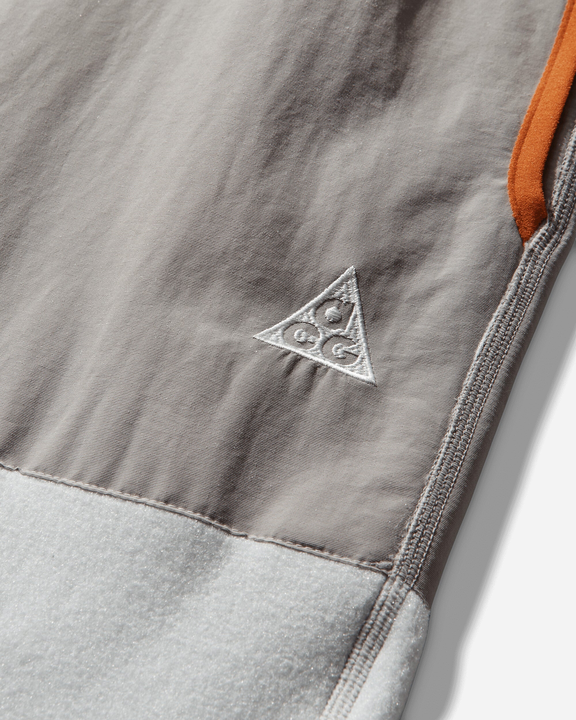 Оригінальна Mens Acg Wolf Tree Plus Fleece Pants Photon Dust Nike – збільшений вид