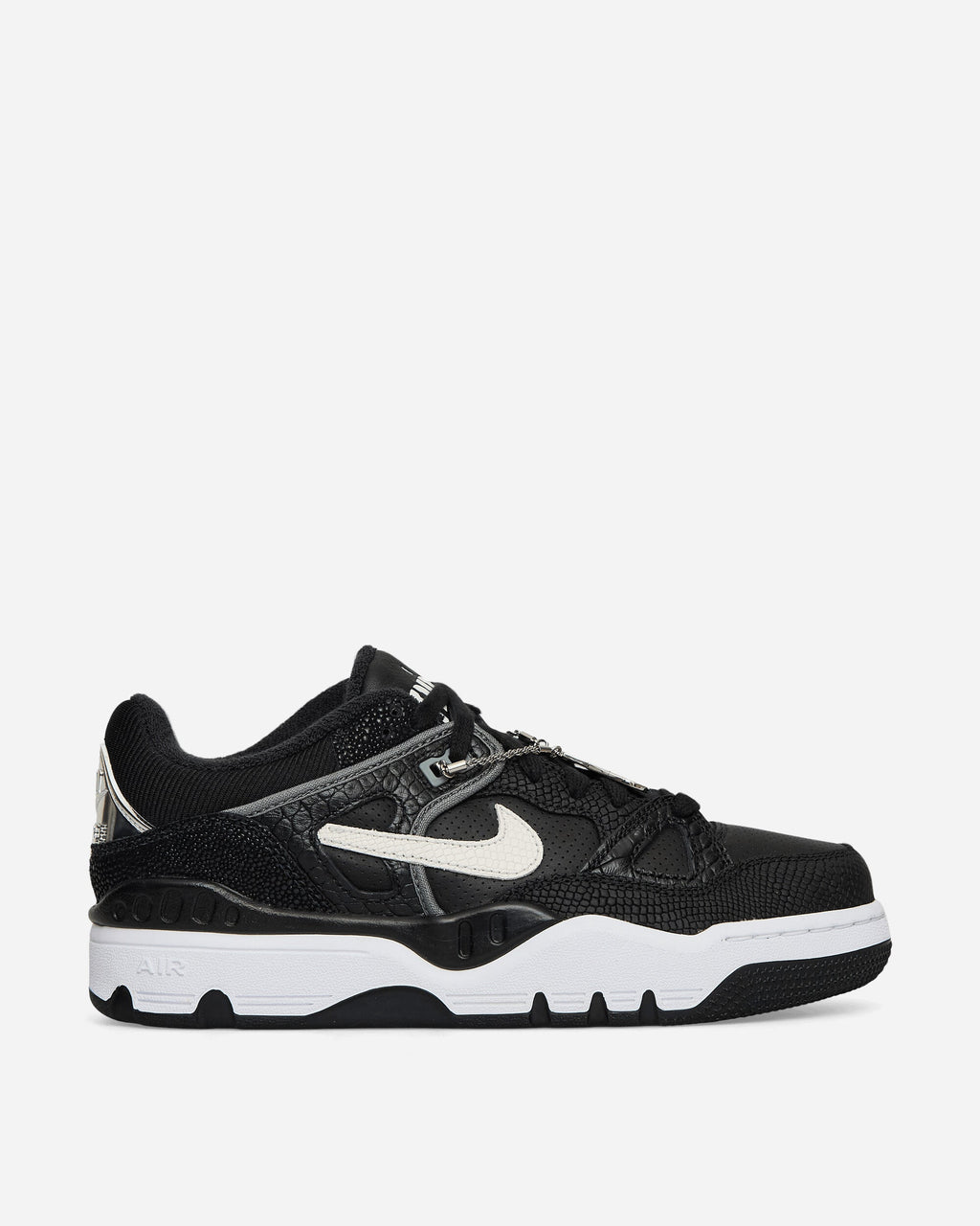 Оригінальна Nigo Air Force 3 Low Sneakers Black Nike – боковий вид