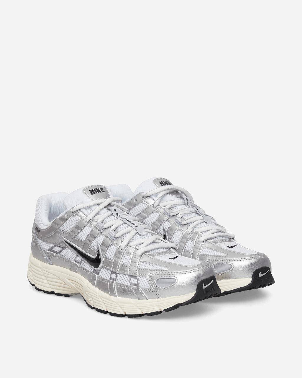 Оригінальна P-6000 Sneakers White Nike – вид ззаду