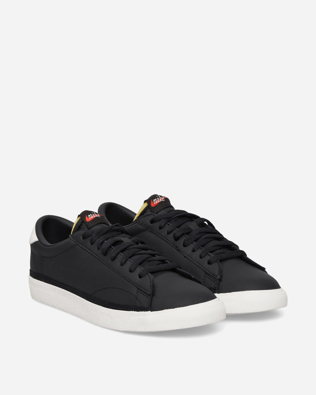 Tennis Classic Sneakers Black Nike оригінал – Купити в Україні – вид ззаду
