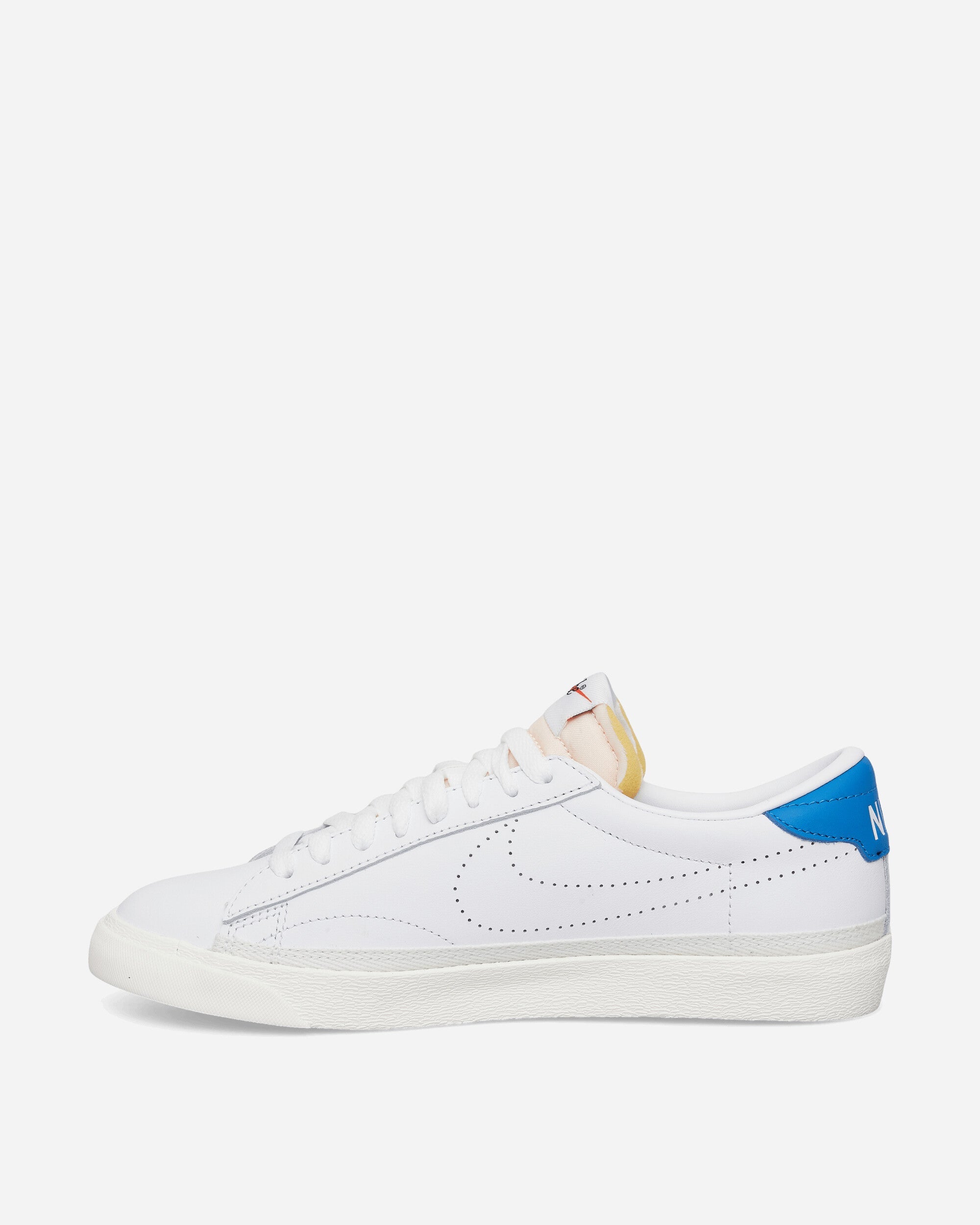 Оригінальна Tennis Classic Sneakers White Nike – детальний вид