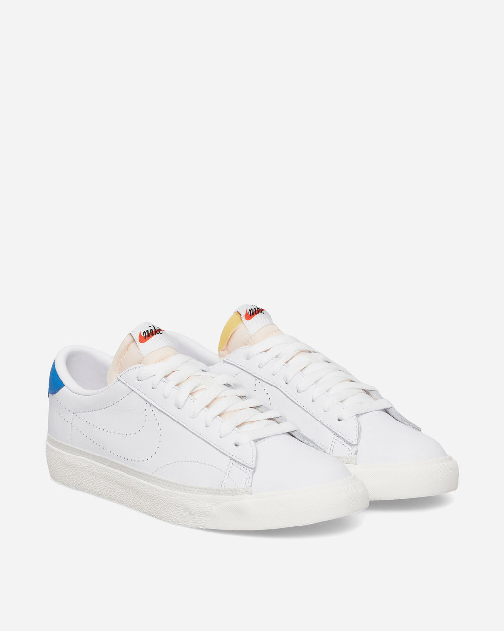Оригінальна Tennis Classic Sneakers White Nike – вид ззаду