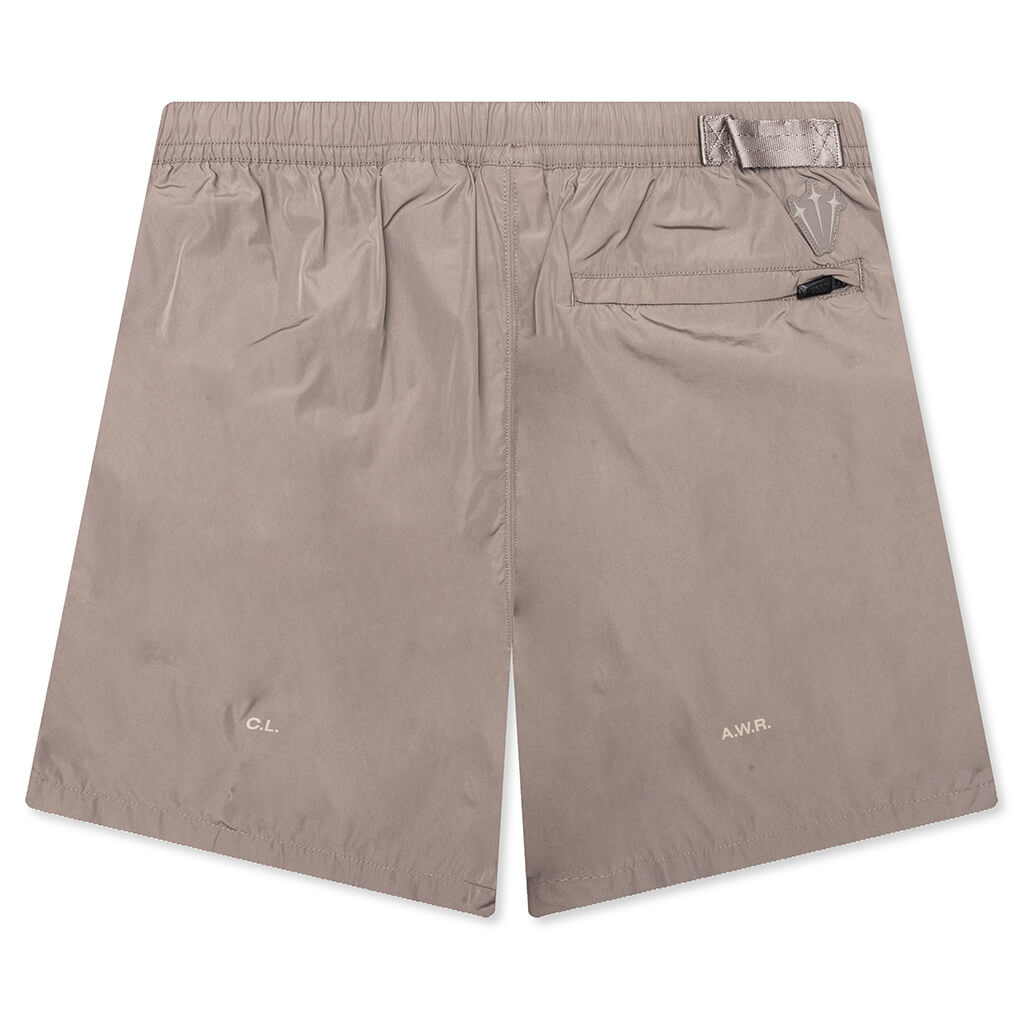 Оригінальна Nrg Woven Short Olive Grey Nike – вид ззаду