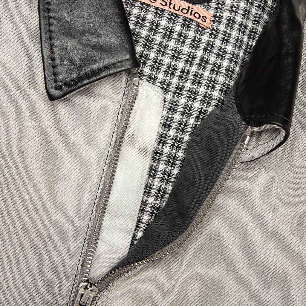 Оригінальна Faded Denim Bomber Jacket Acne studios – детальний вид