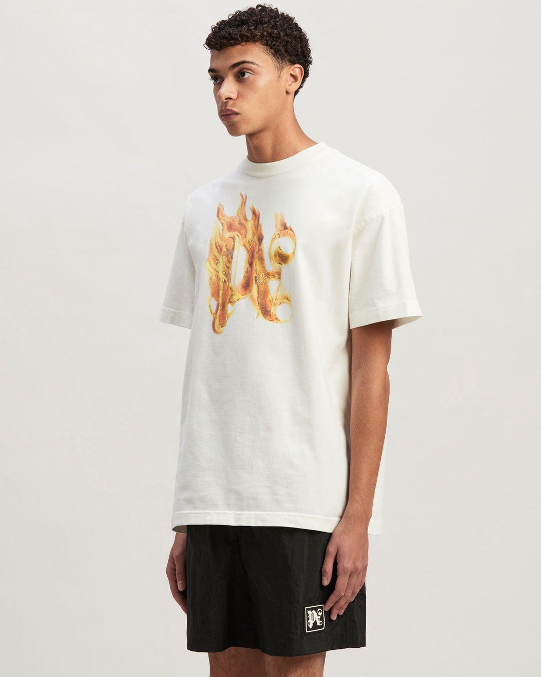 Burning Monogram White T-Shirt Palm angels оригінал – Купити в Україні – збільшений вид - PALM ANGELS