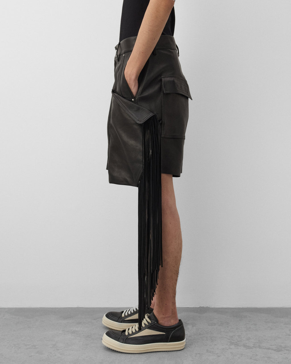 Оригінальна Mens Leather Fringed Shorts Rick owens – збільшений вид