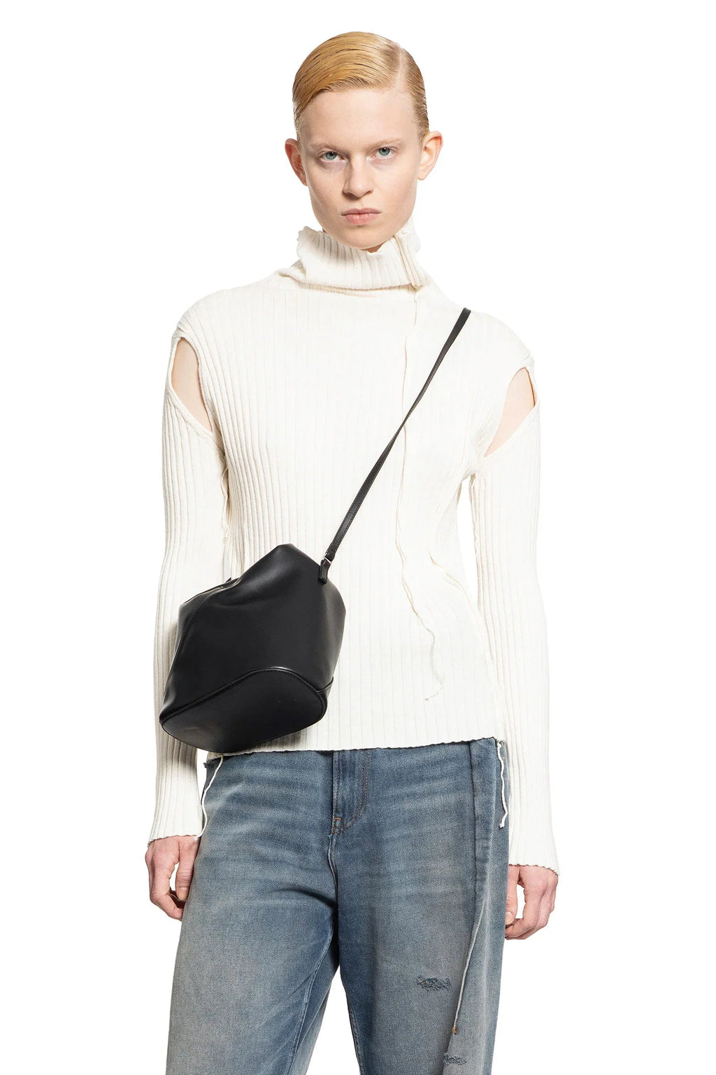 Оригінальна Cut-Out Turtleneck Sweater Maison margiela – боковий вид