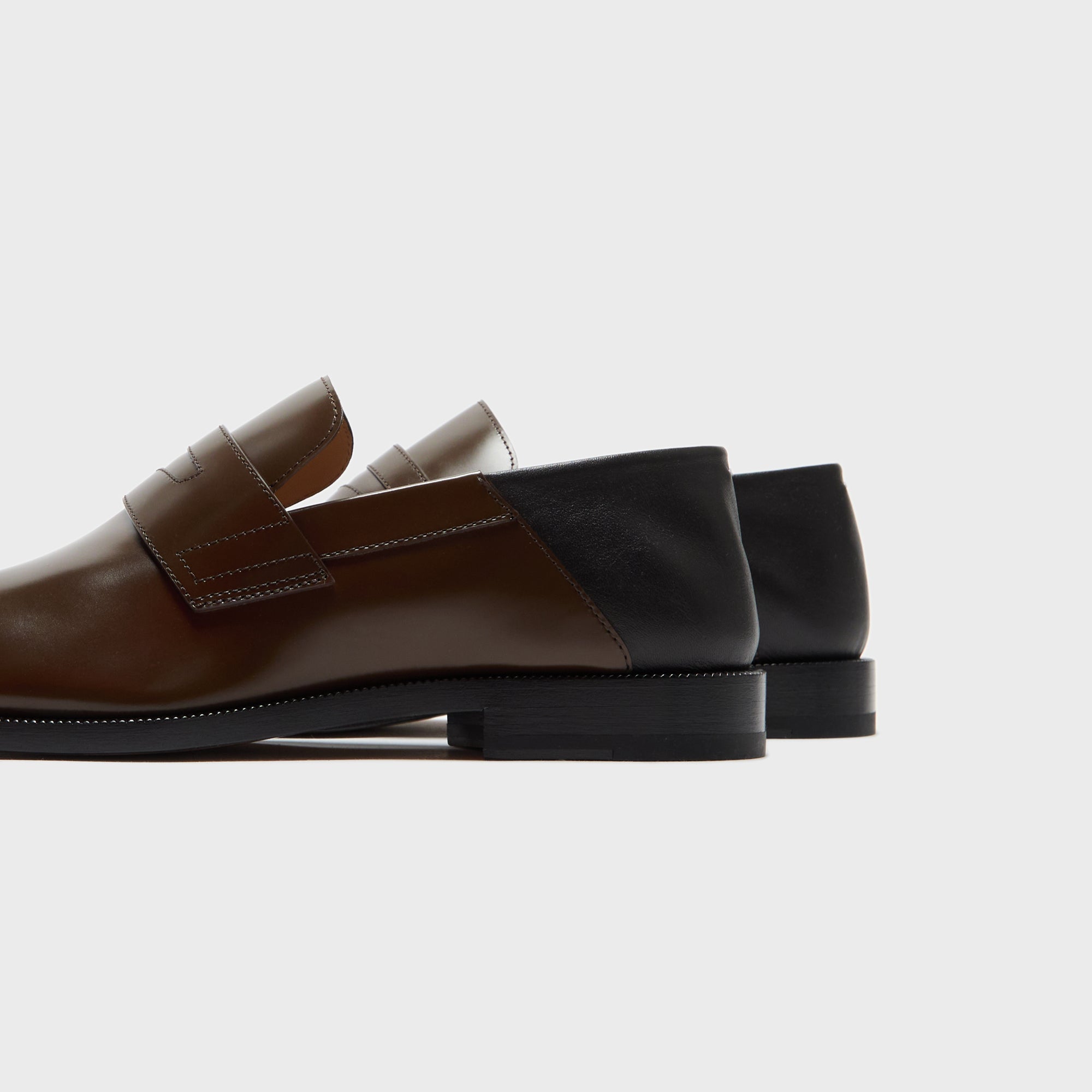Оригінальна Tabi Babouche Loafers Wood Maison margiela – детальний вид