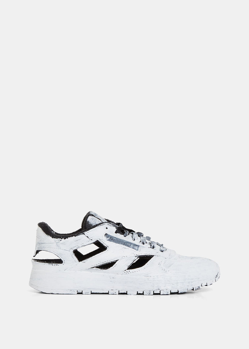 White Painted Reebok Edition Tabi Sneakers Maison margiela оригінал – Купити в Україні – боковий вид