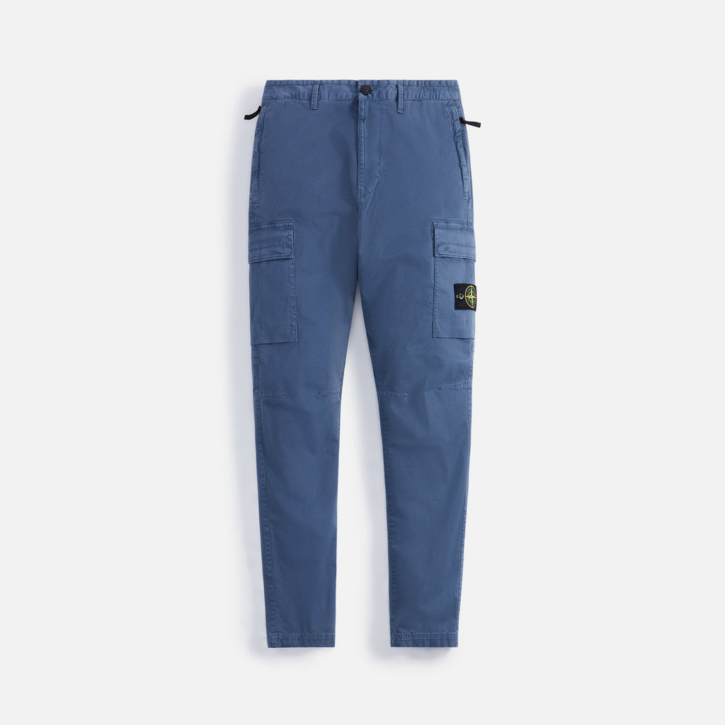 Оригінальна Stretch Broken Twill Garment Dyed Cargo Pant Dark Blue Stone island – боковий вид