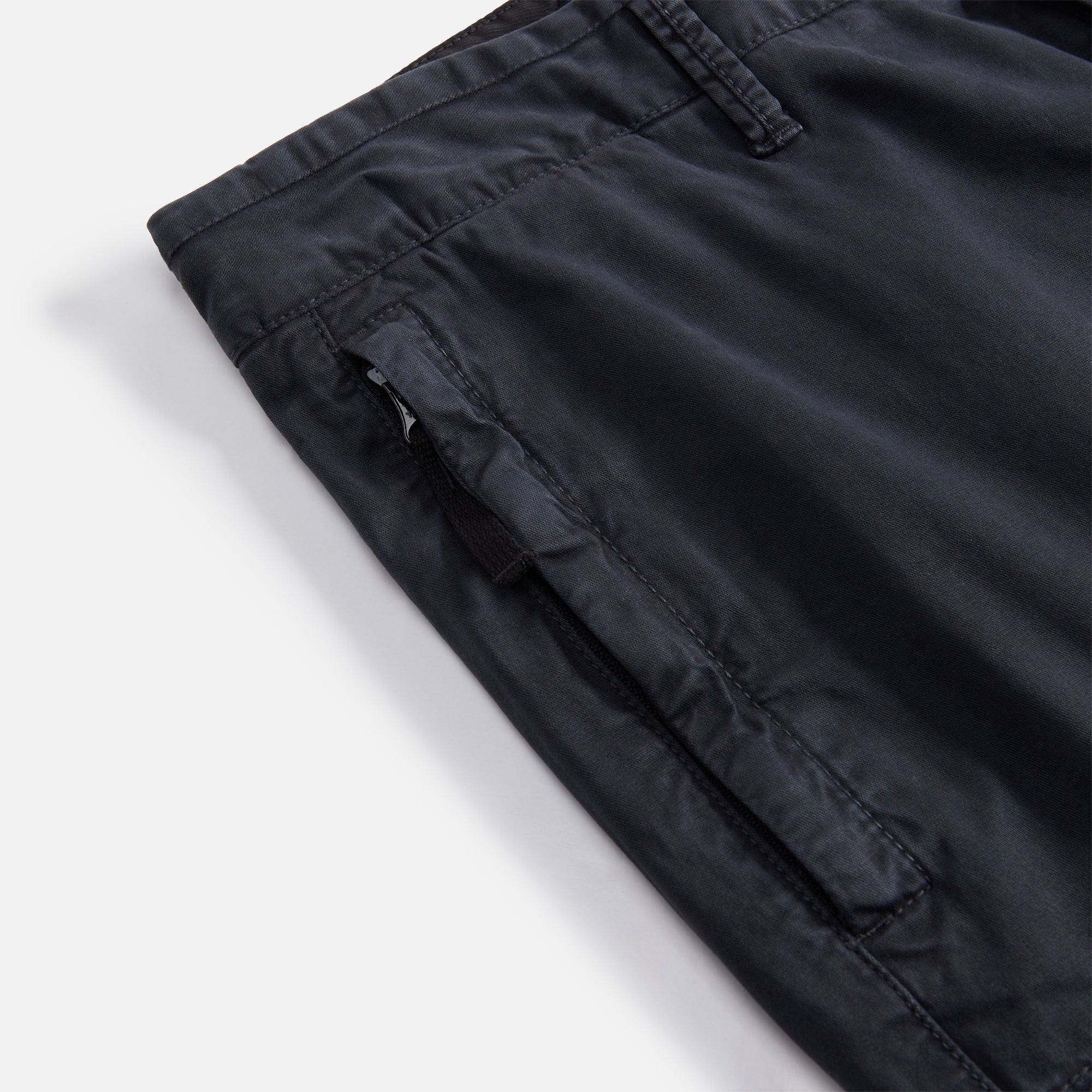 Оригінальна Stretch Broken Twill Garment Dyed Cargo Pant Charcoal Stone island – детальний вид