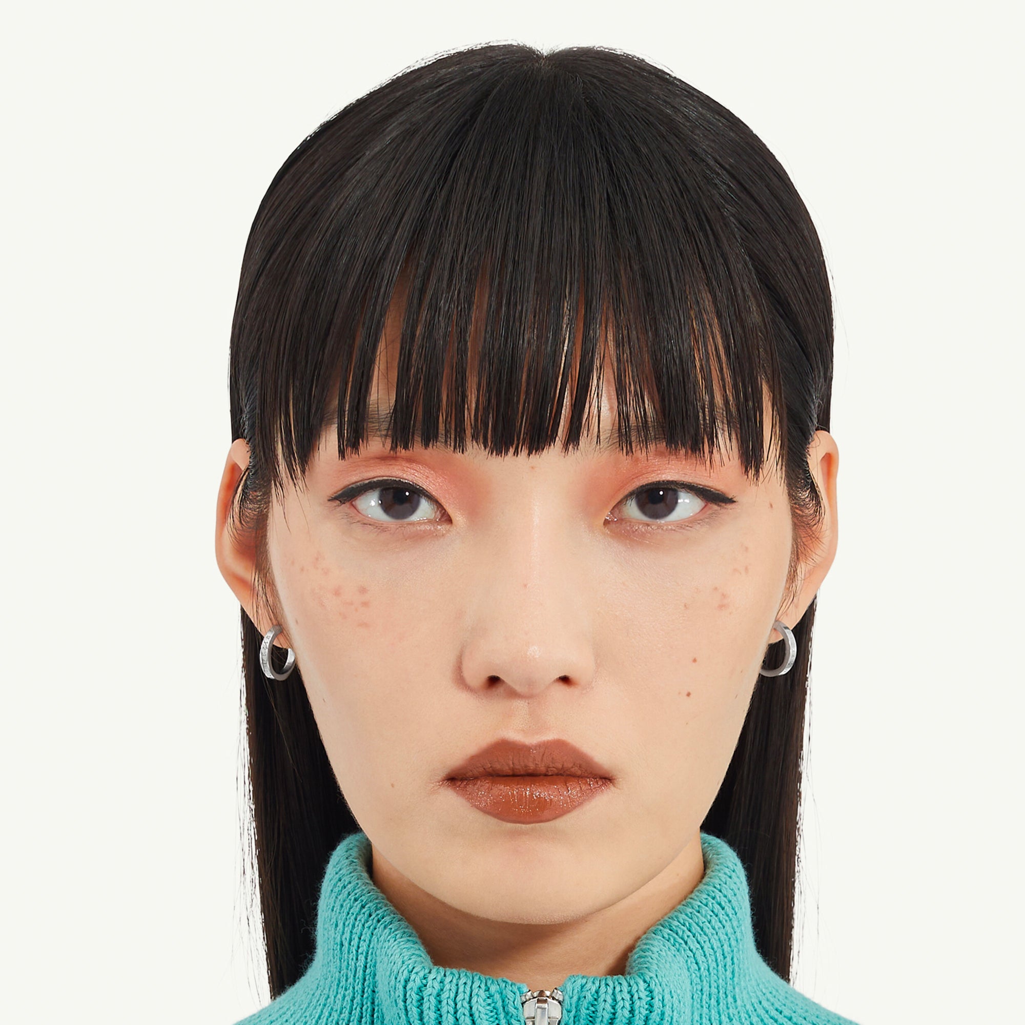 Womens Earrings Maison margiela – Гарантія оригінальності – вид ззаду - MAISON MARGIELA