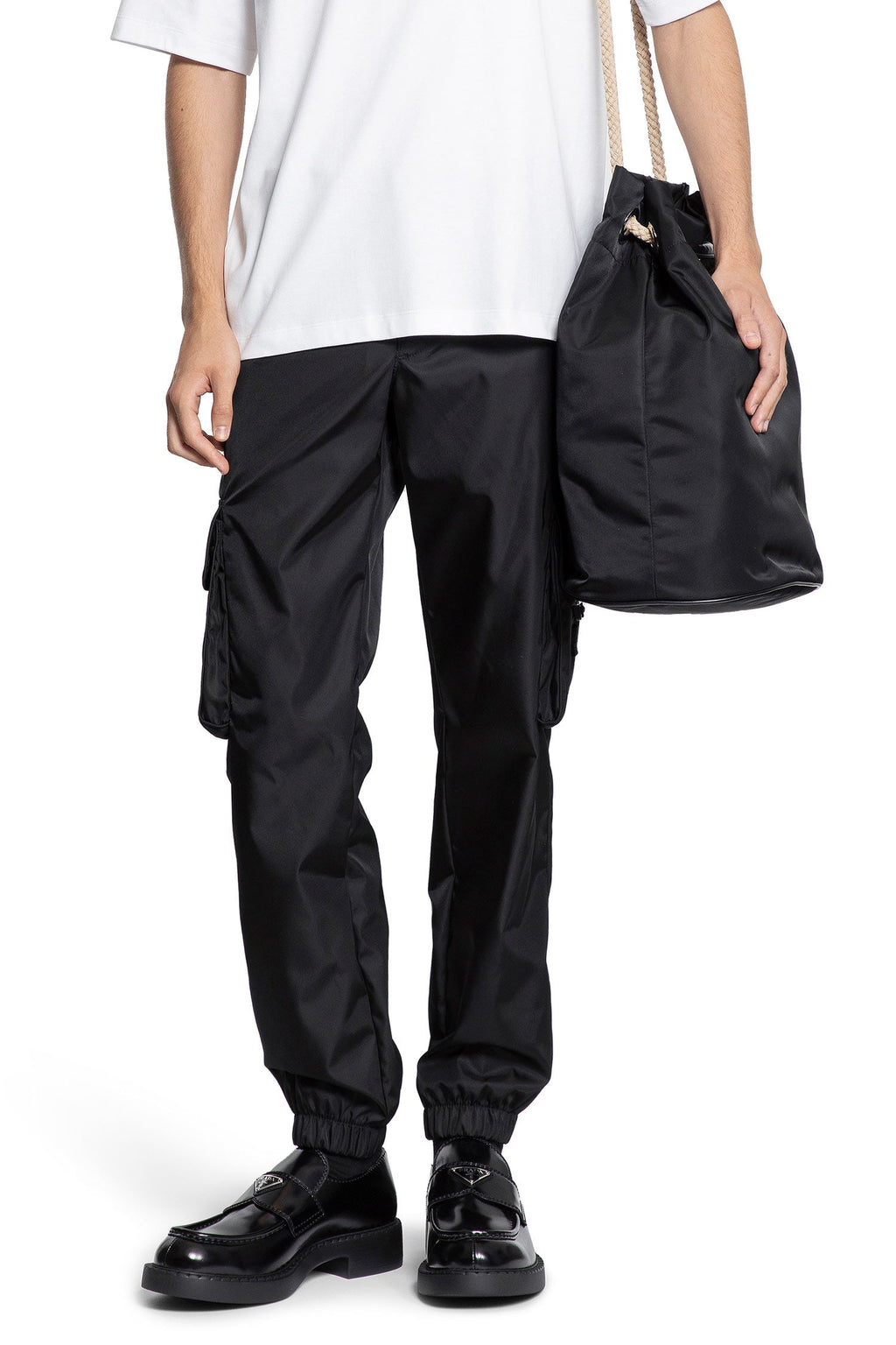 Re-Nylon Cargo Trousers Prada – Гарантія оригінальності – боковий вид